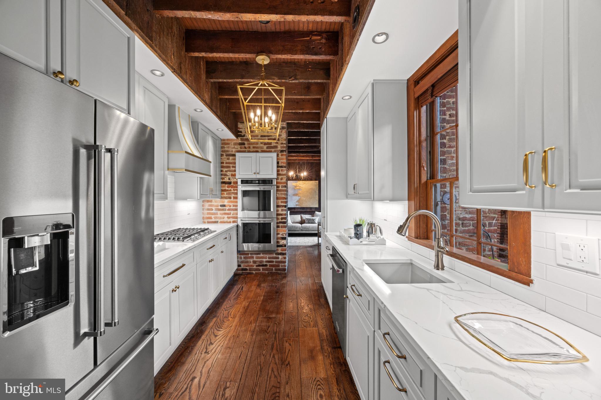 OLD TOWN ALEXANDRIA - Residential