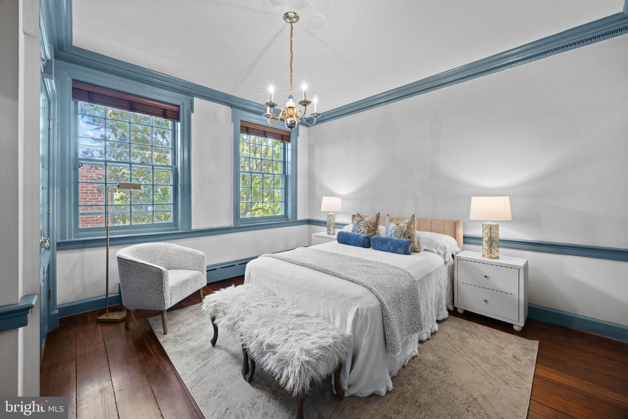 OLD TOWN ALEXANDRIA - Residential
