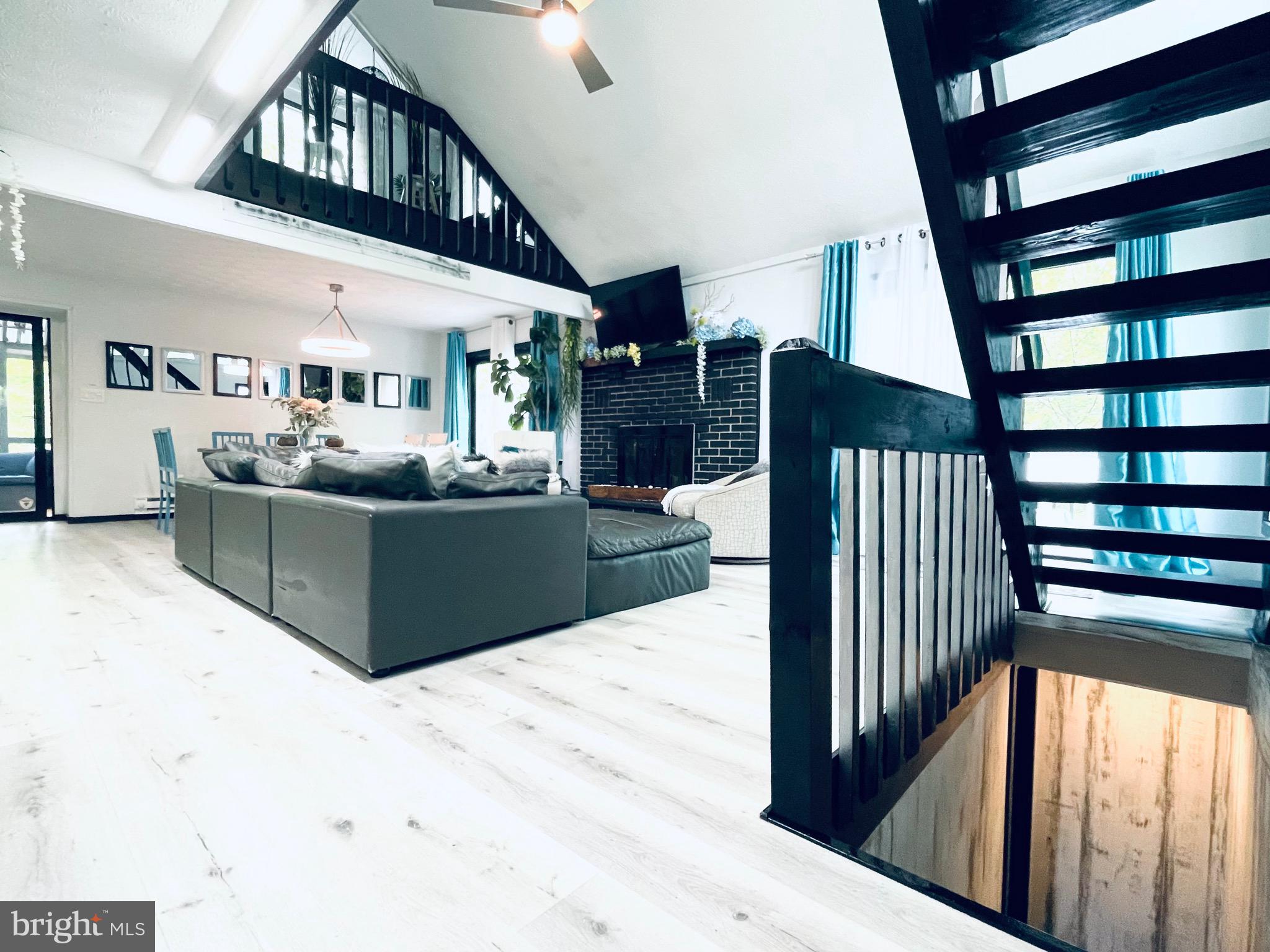 SAW CREEK ESTATES - Residential