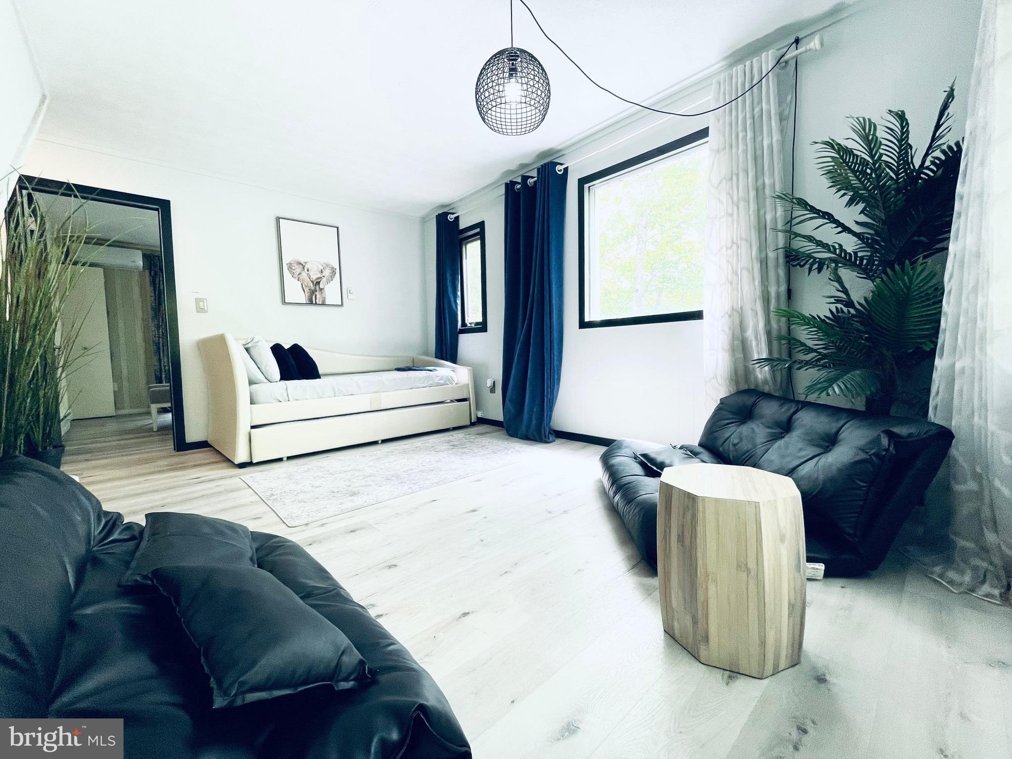 SAW CREEK ESTATES - Residential