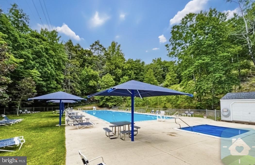 SAW CREEK ESTATES - Residential