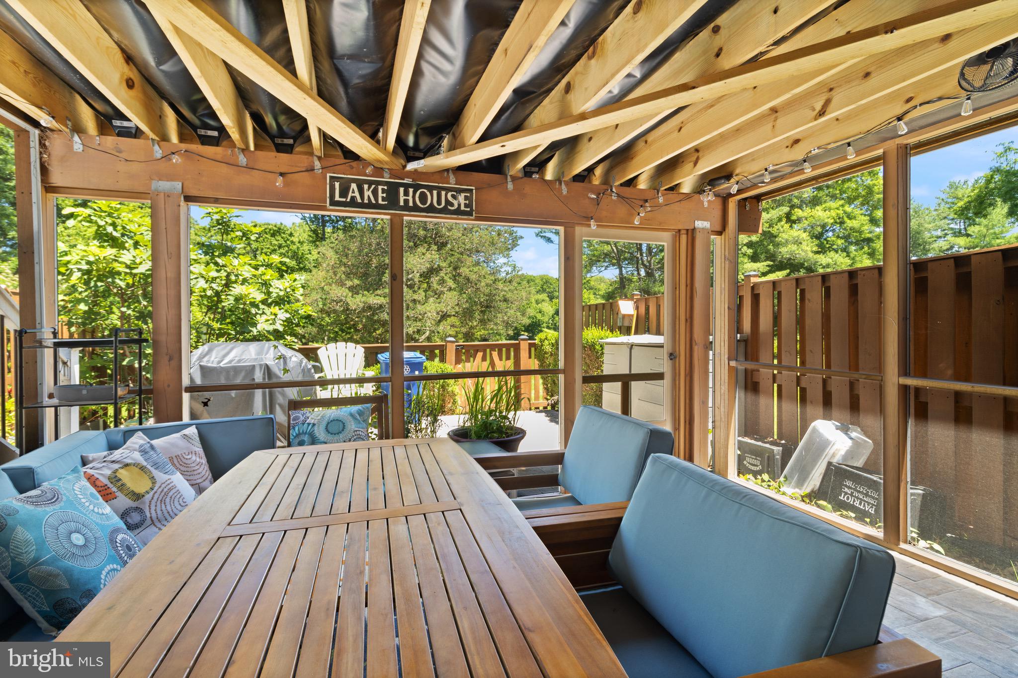 LAKE BRADDOCK - Residential