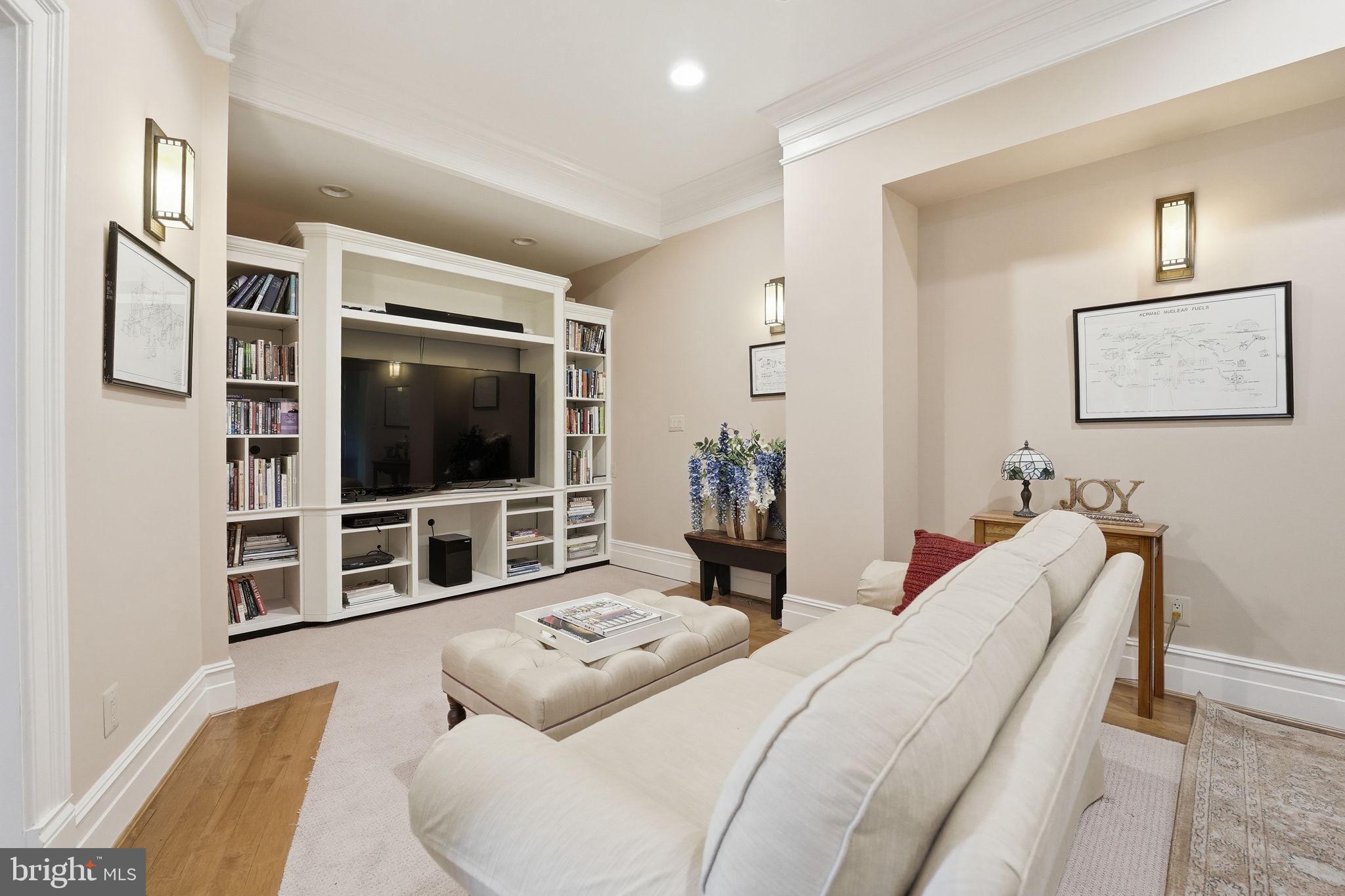 FLAT WOODS - Residential