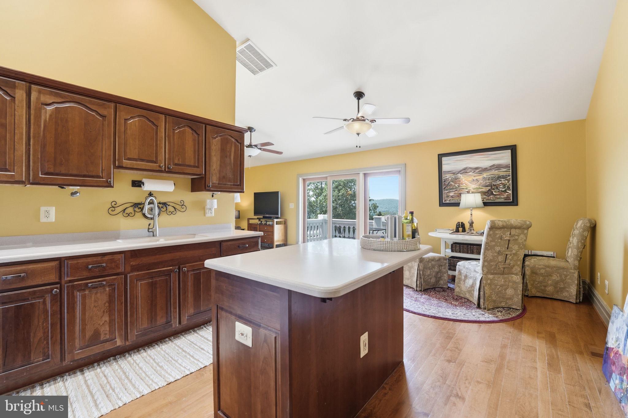 FLAT WOODS - Residential