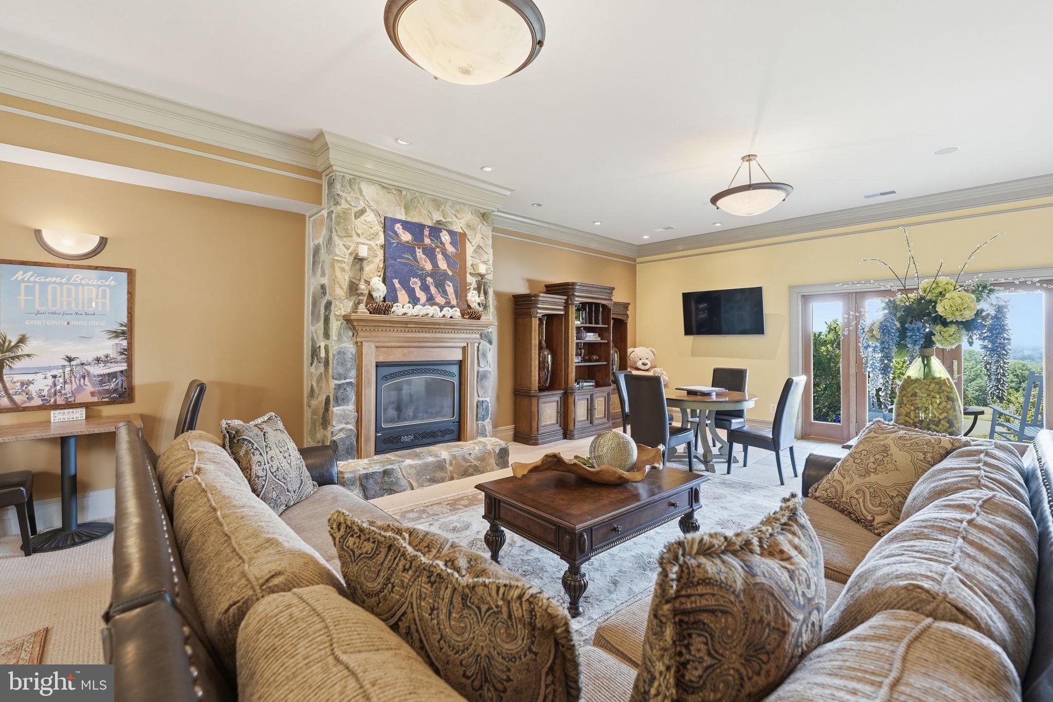 FLAT WOODS - Residential