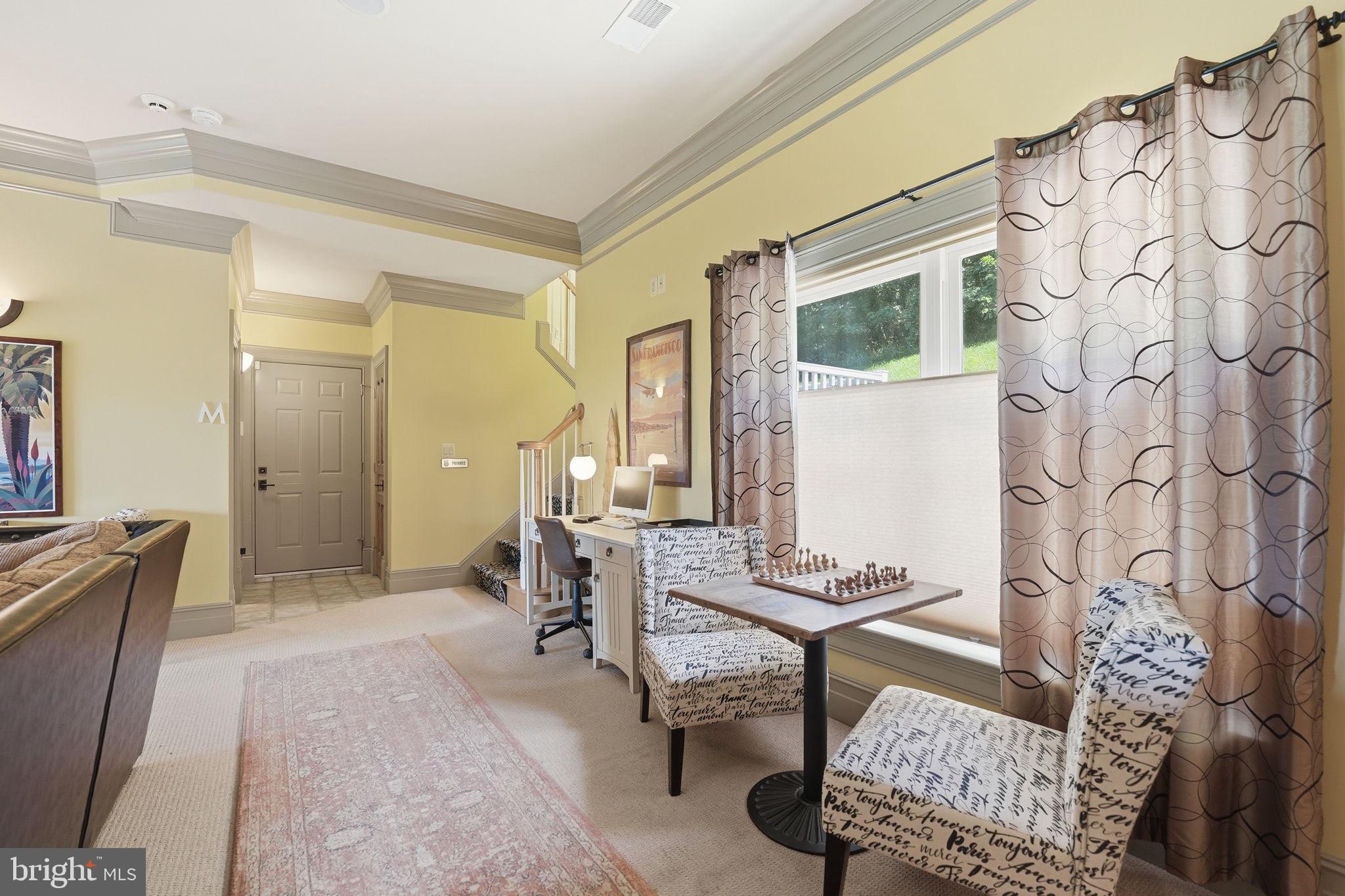 FLAT WOODS - Residential