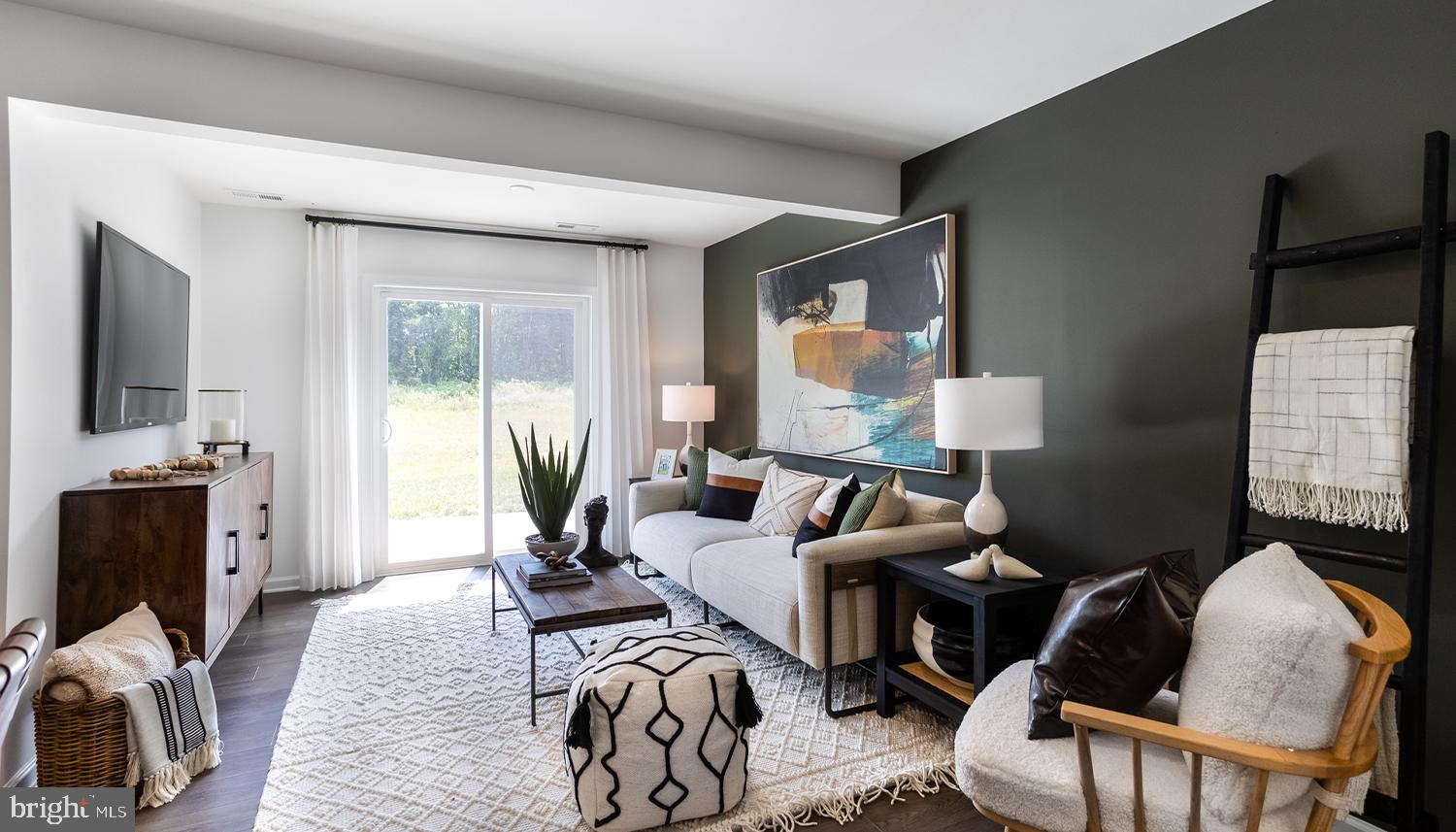 WHISPERING PINES - Residential