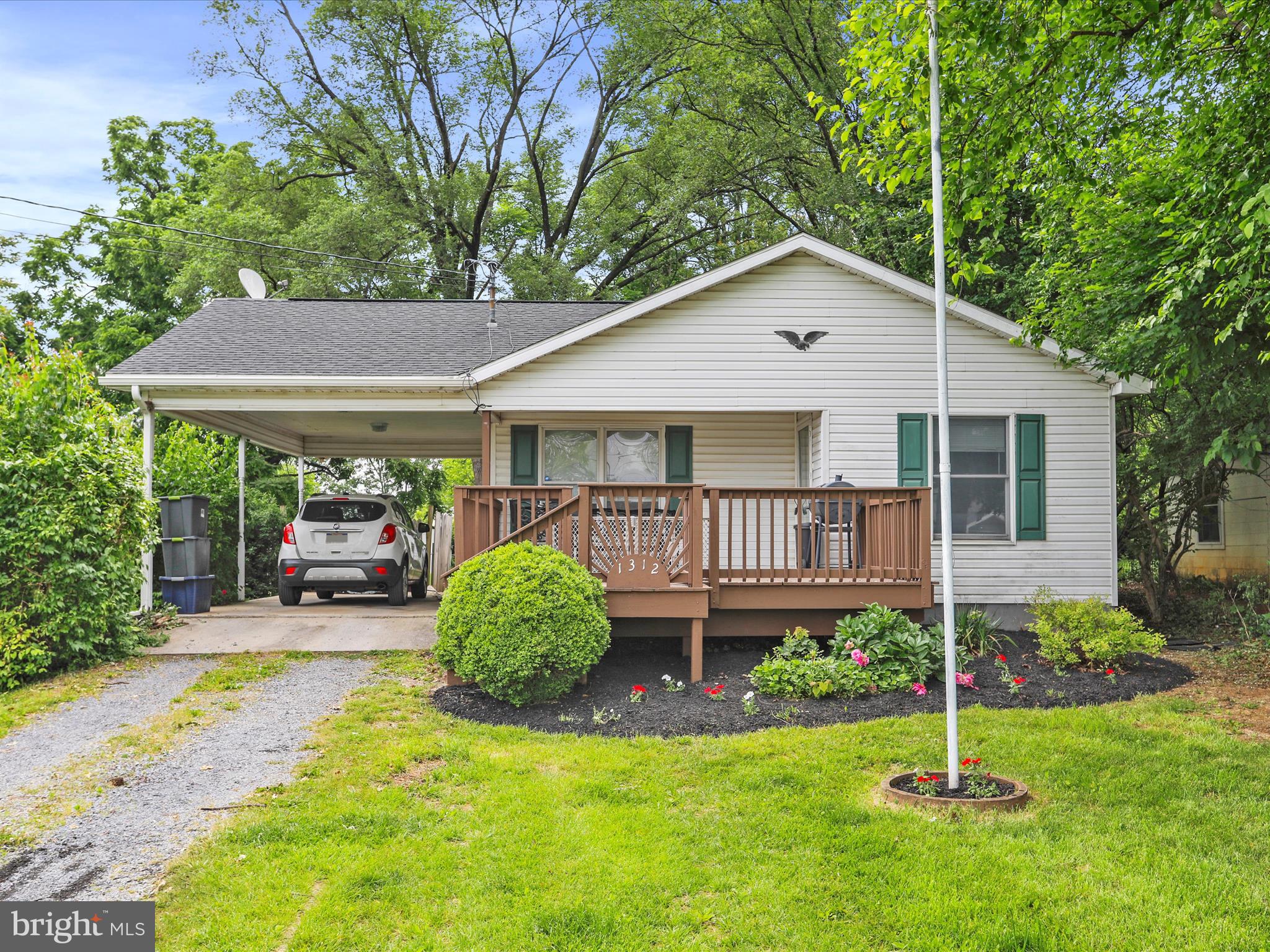 HILLCREST - Residential