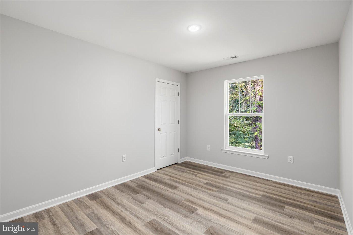 WESTMORELAND SHORES - Residential Lease