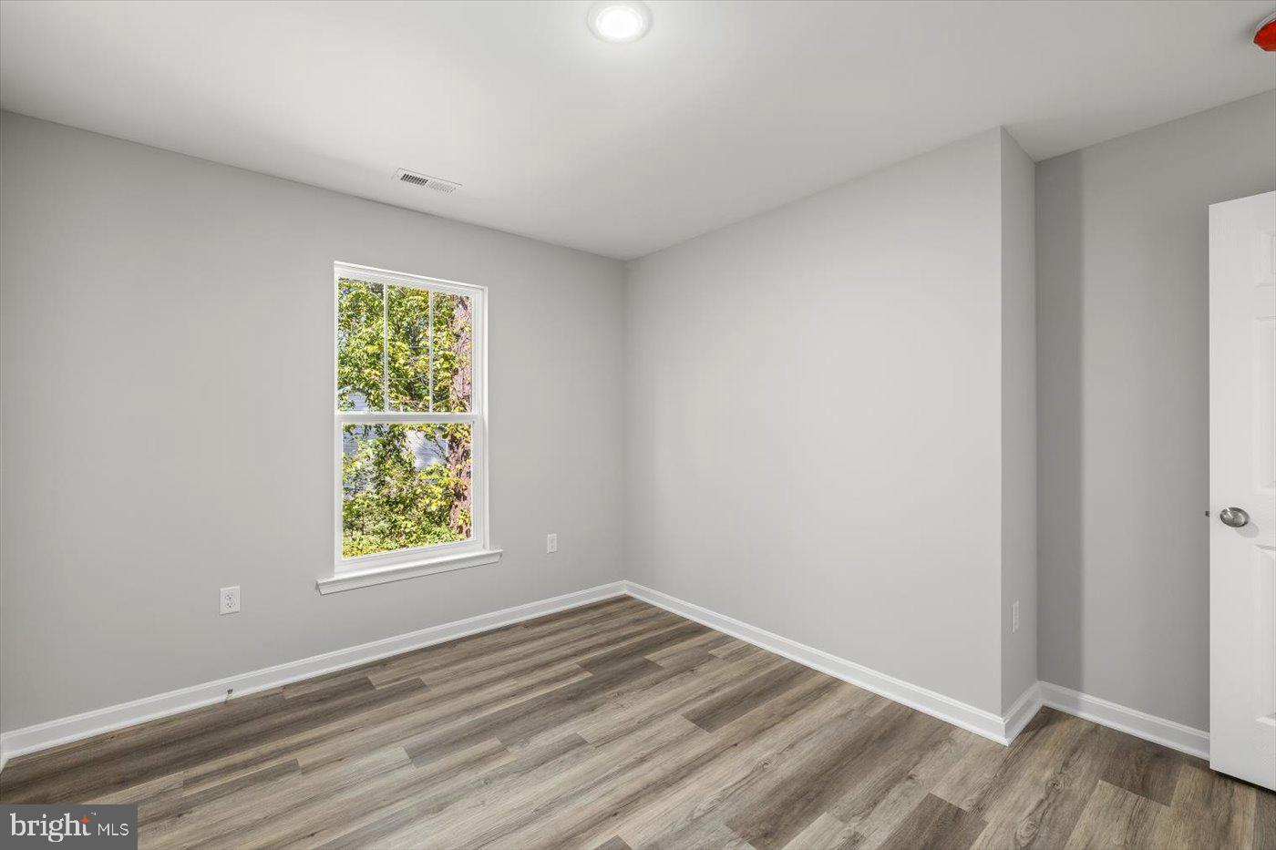 WESTMORELAND SHORES - Residential Lease