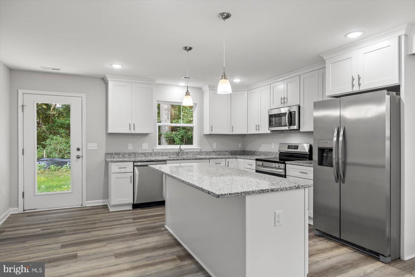 WESTMORELAND SHORES - Residential Lease