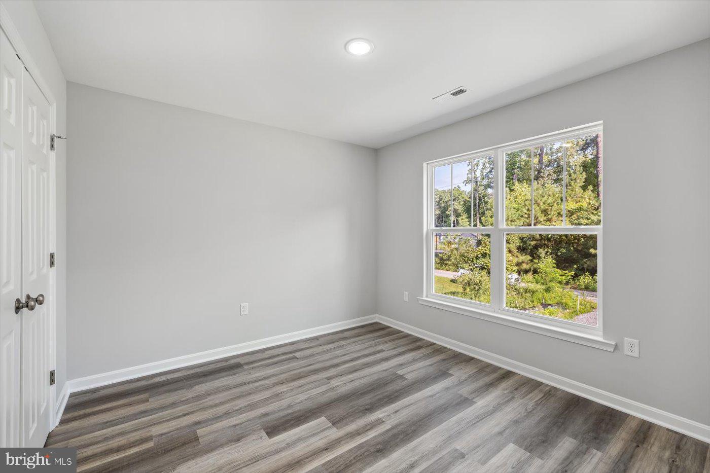 WESTMORELAND SHORES - Residential Lease