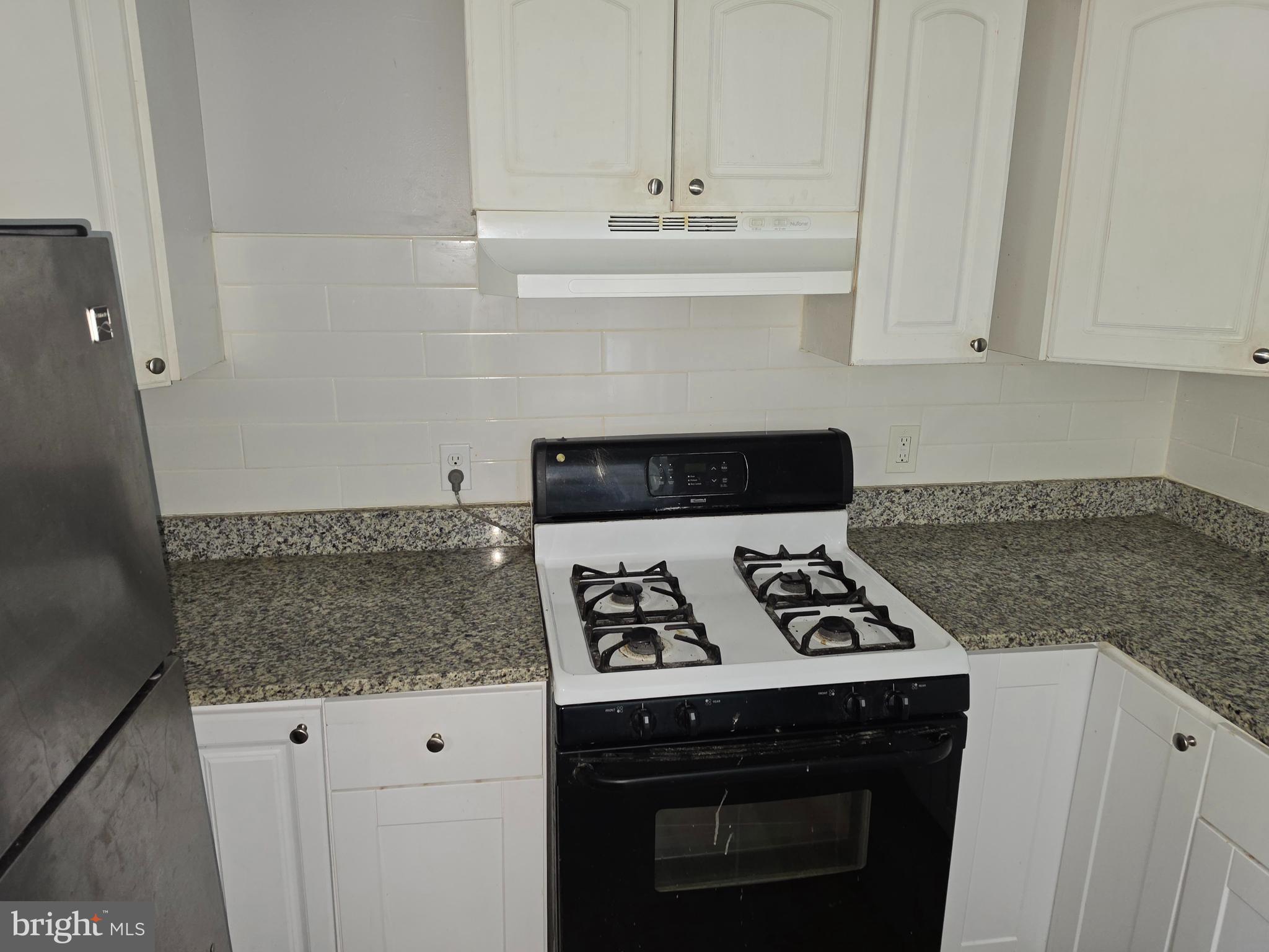 SANDTOWN-WINCHESTER - Residential