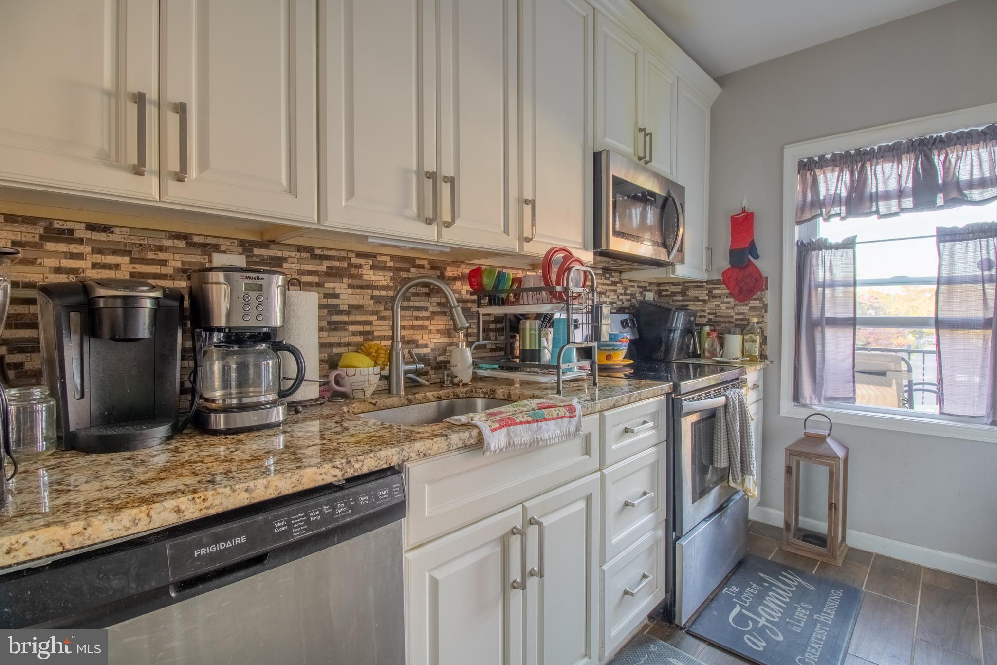 EAST OAK LANE - Residential