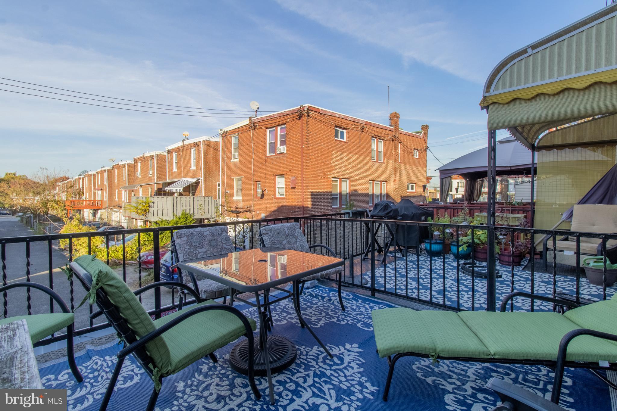 EAST OAK LANE - Residential