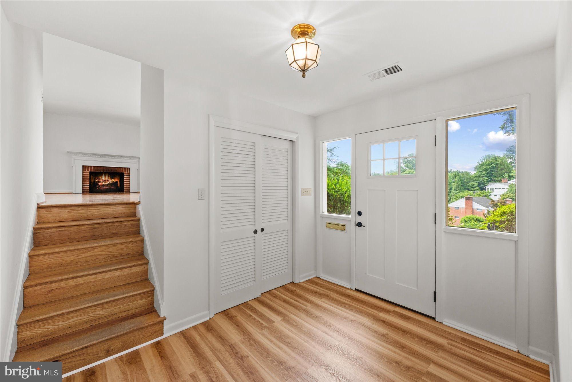 RIVERCREST - Residential