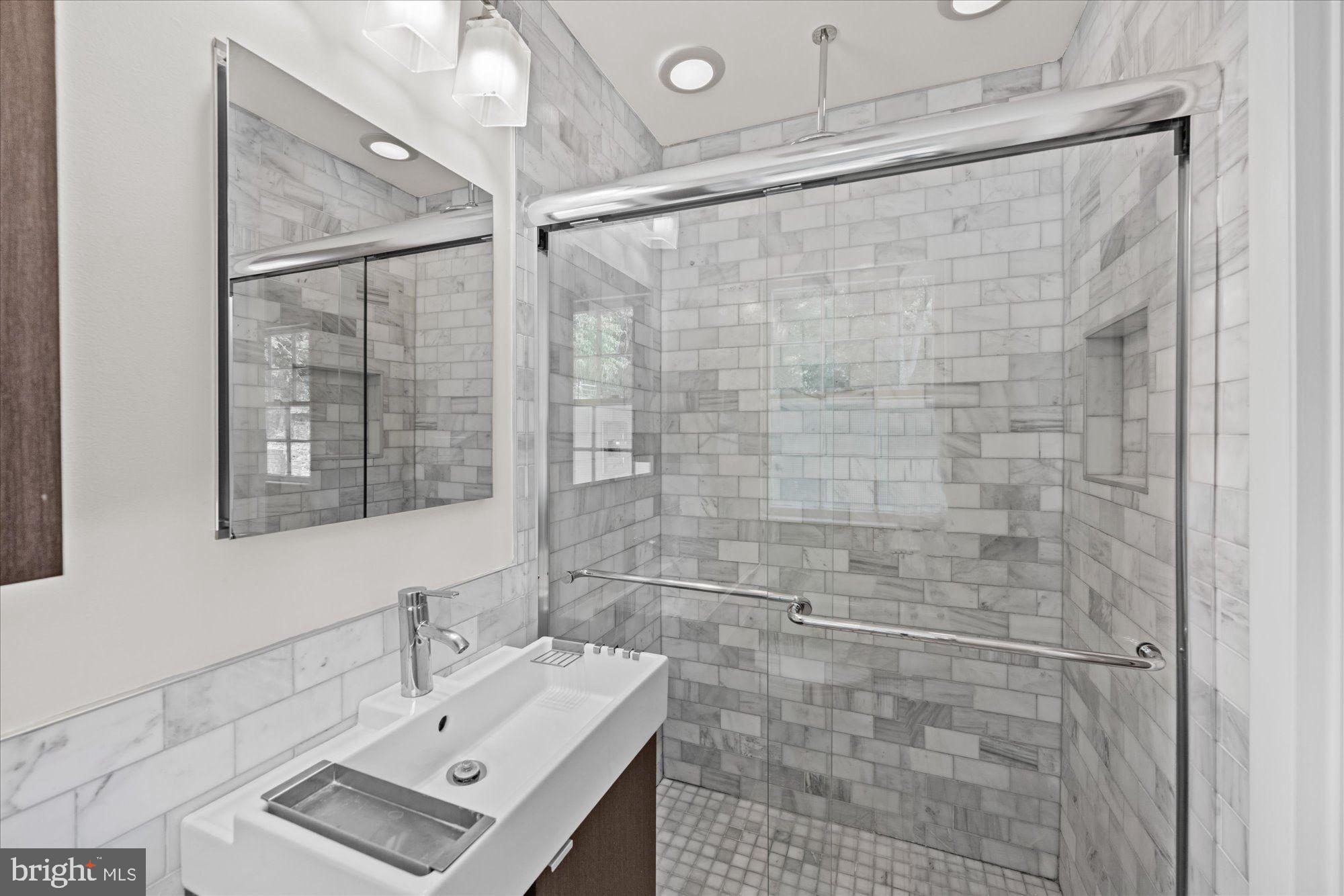 RIVERCREST - Residential