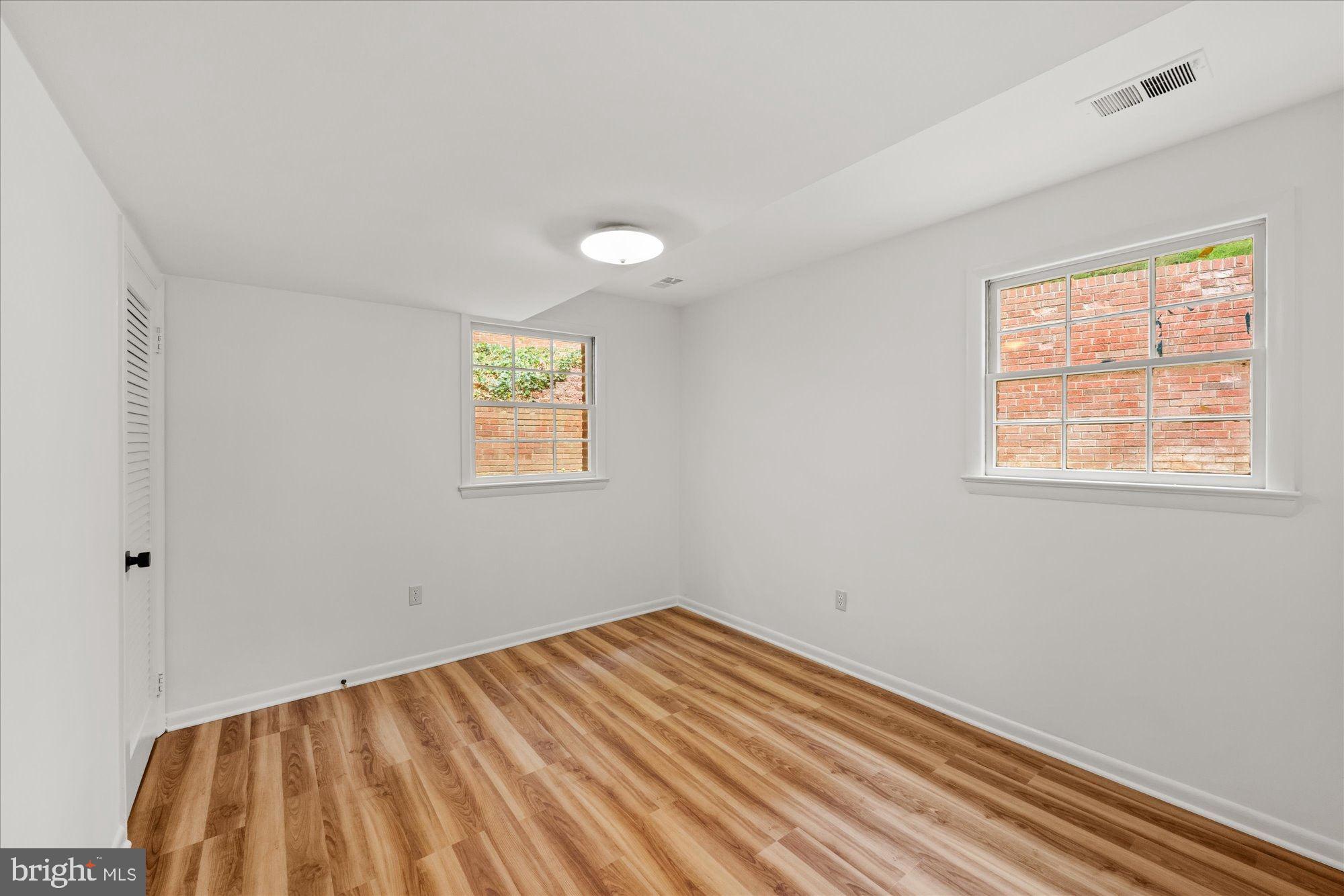 RIVERCREST - Residential