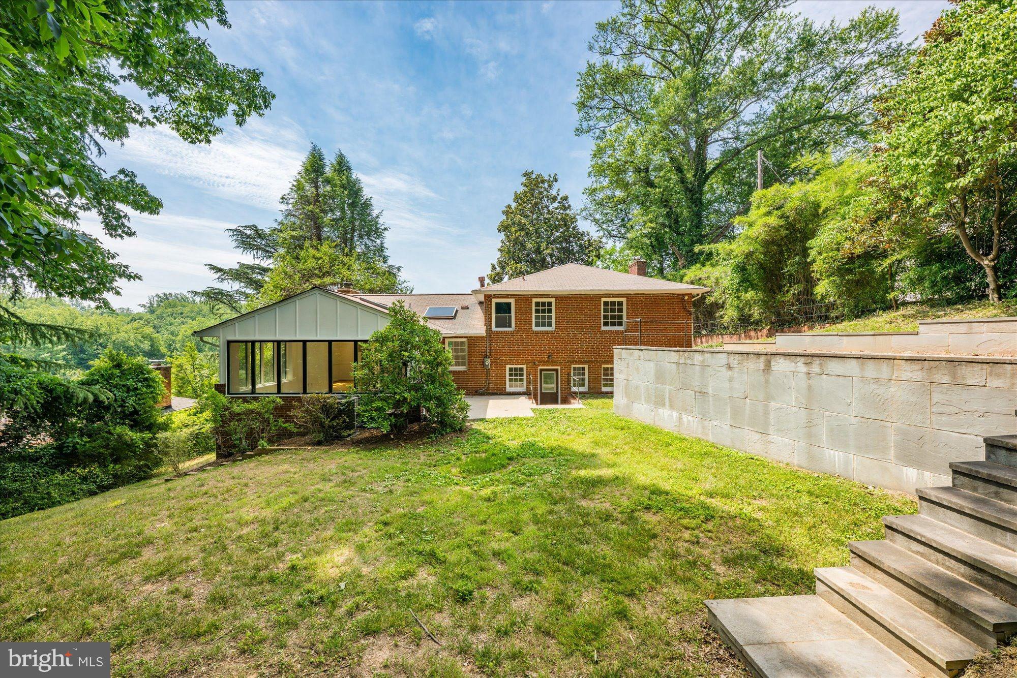 RIVERCREST - Residential