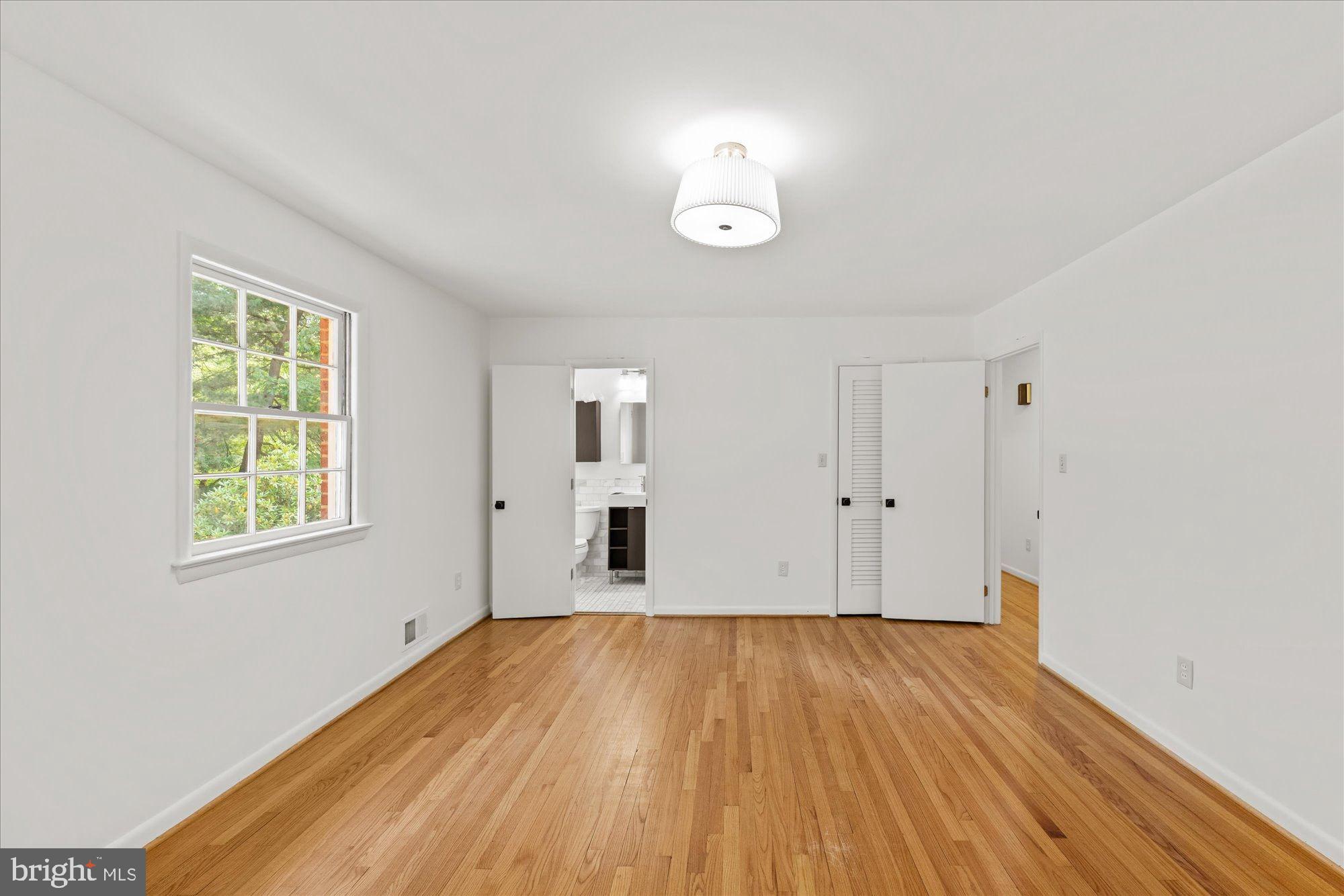 RIVERCREST - Residential