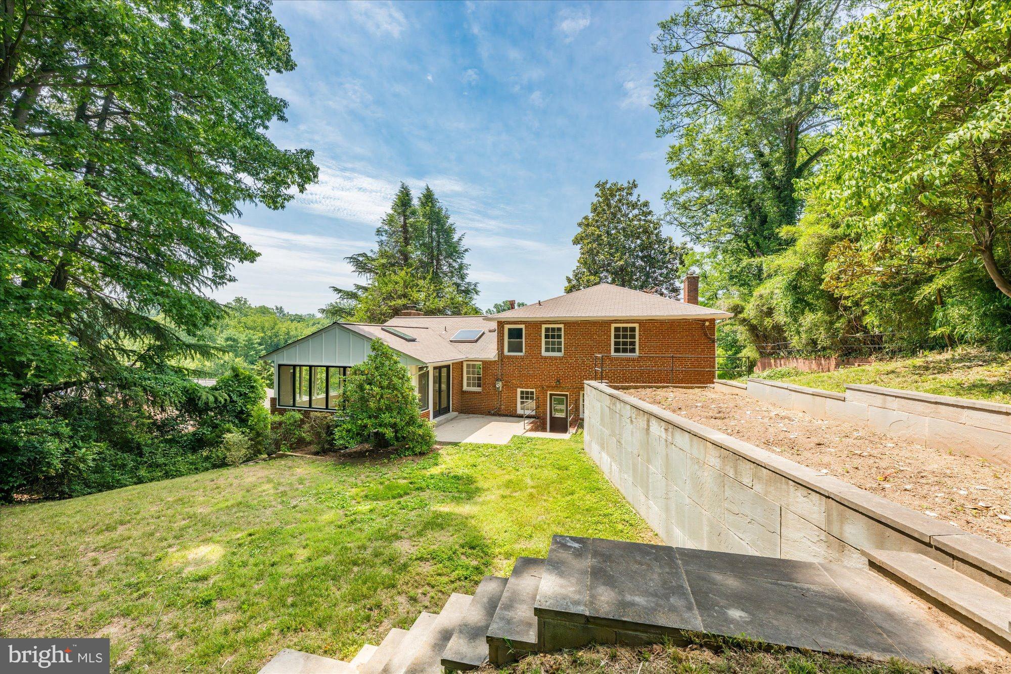 RIVERCREST - Residential