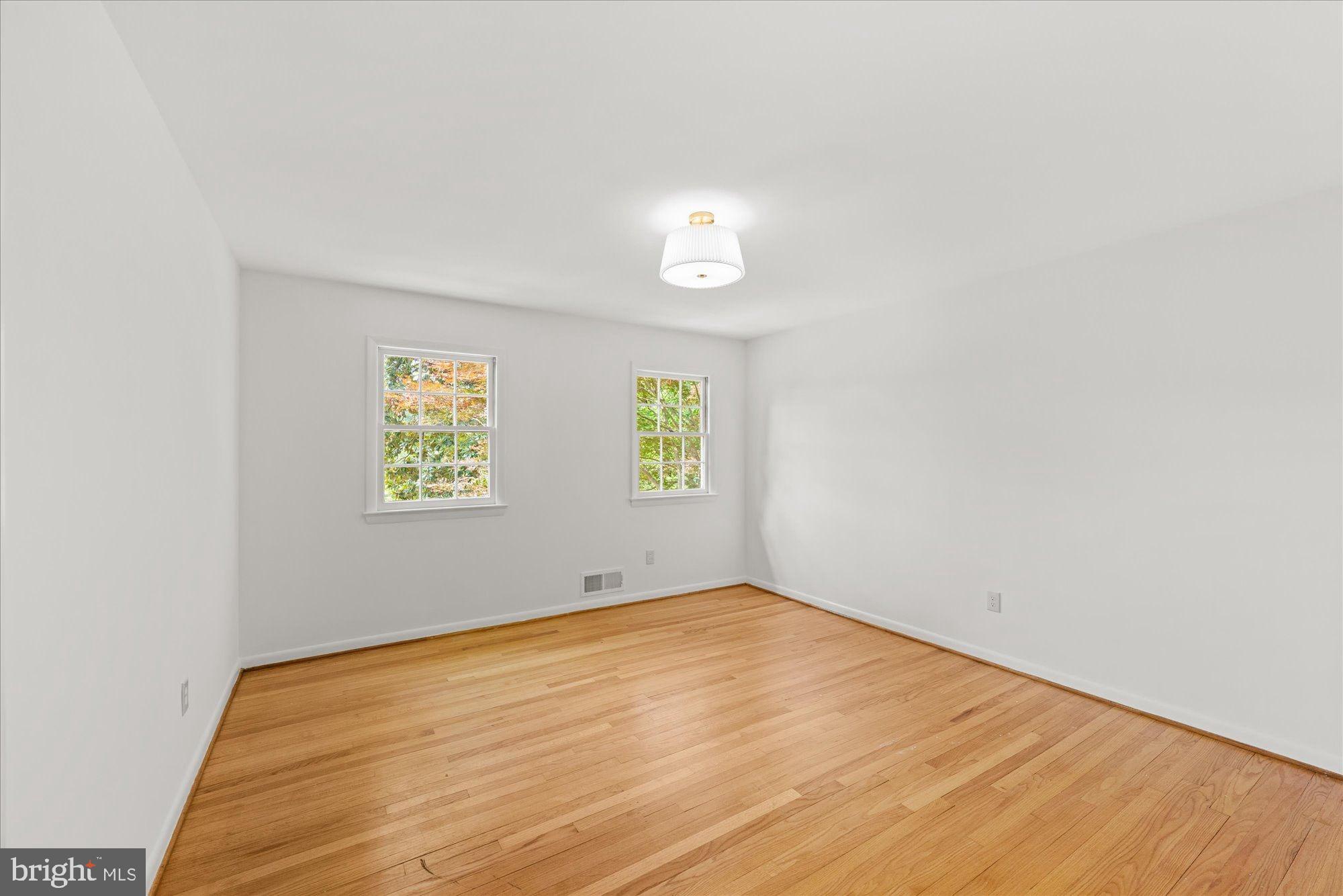 RIVERCREST - Residential
