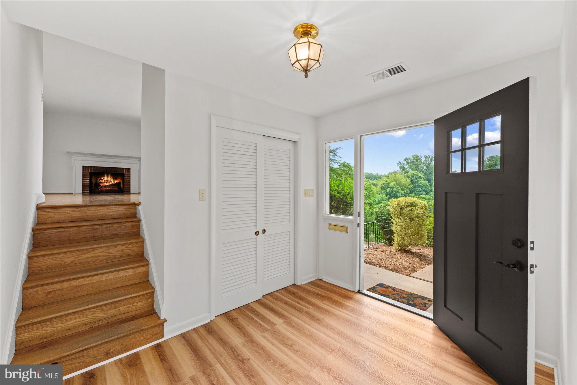 RIVERCREST - Residential