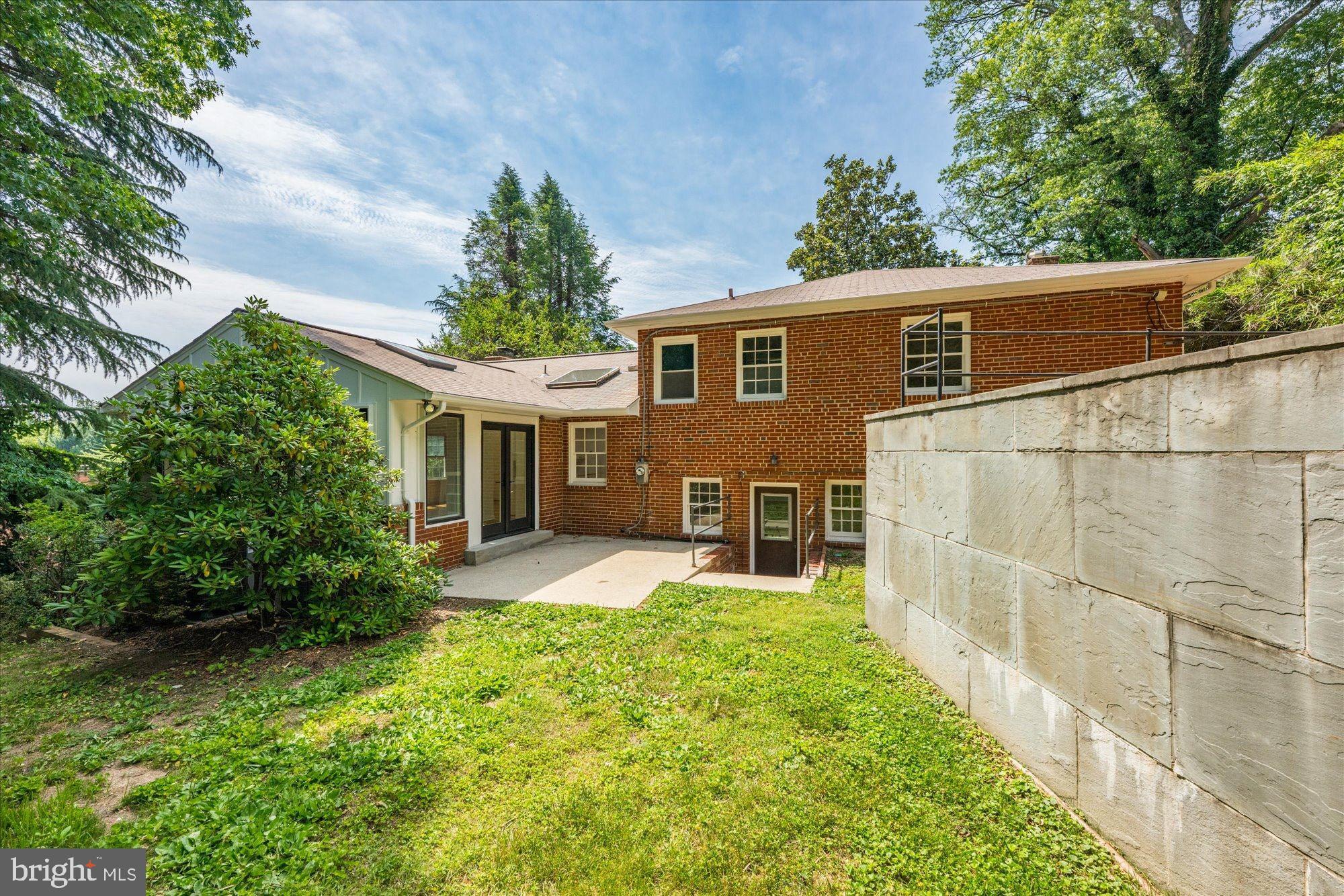 RIVERCREST - Residential