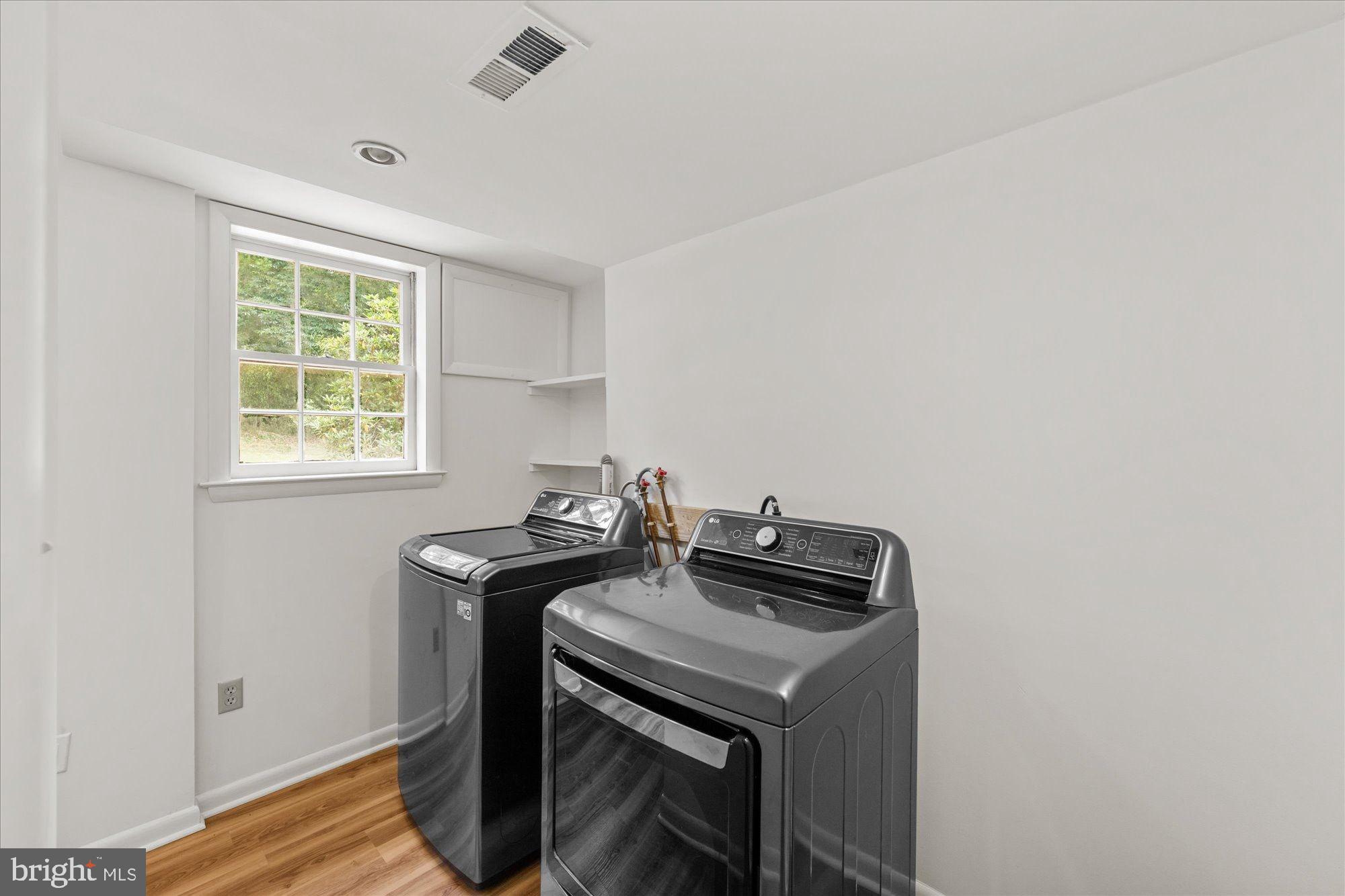 RIVERCREST - Residential