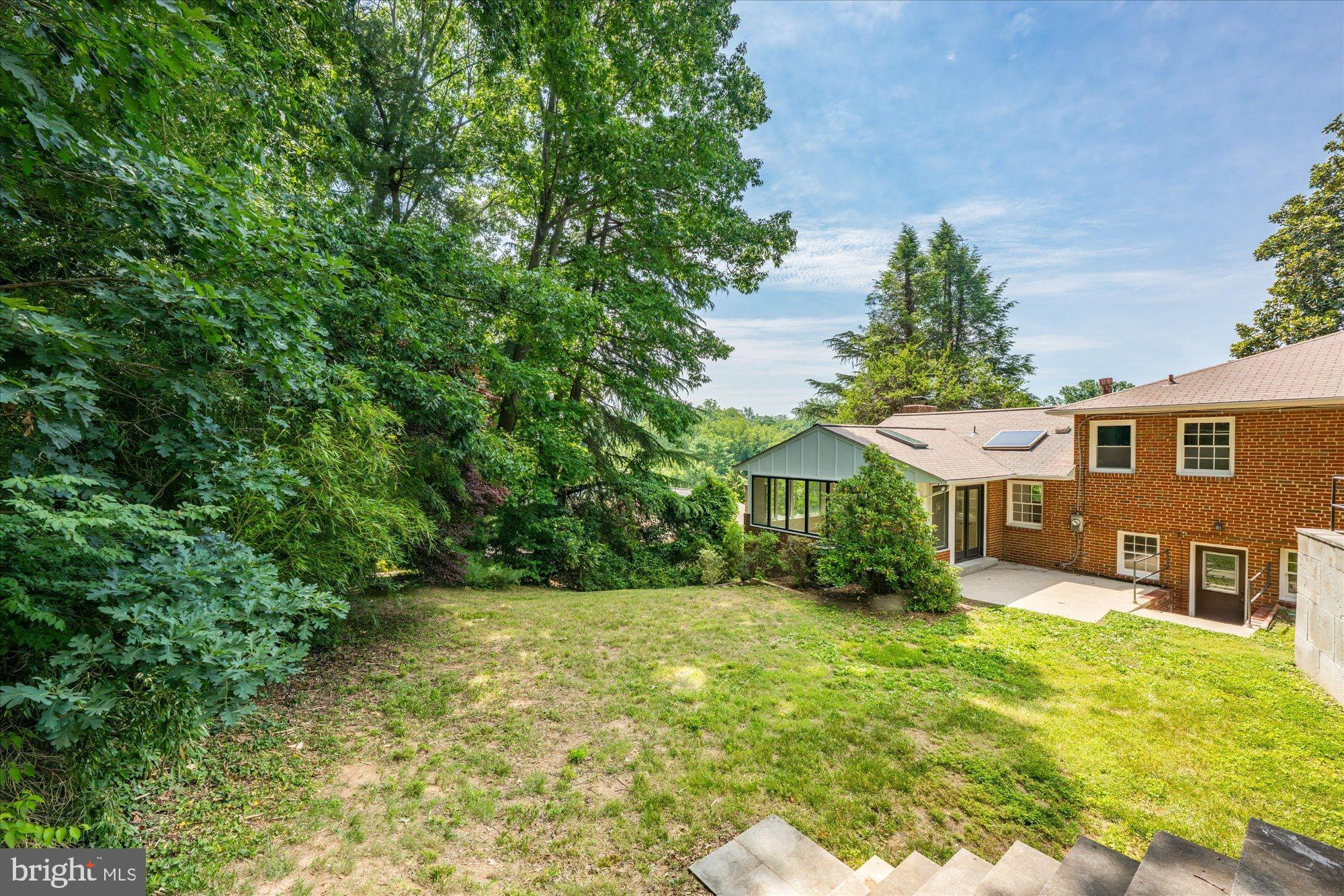 RIVERCREST - Residential