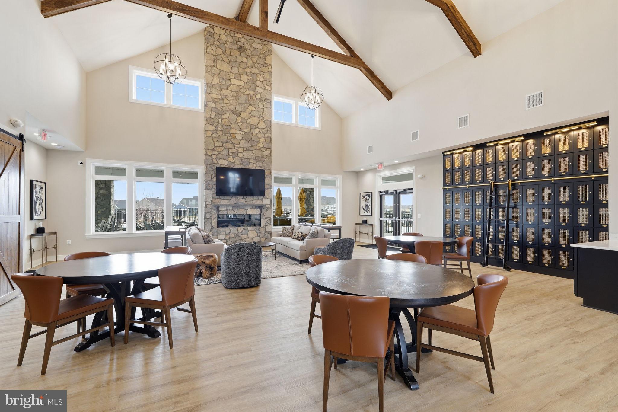 HIATT POINTE AT SNOWDEN BRIDGE - Residential