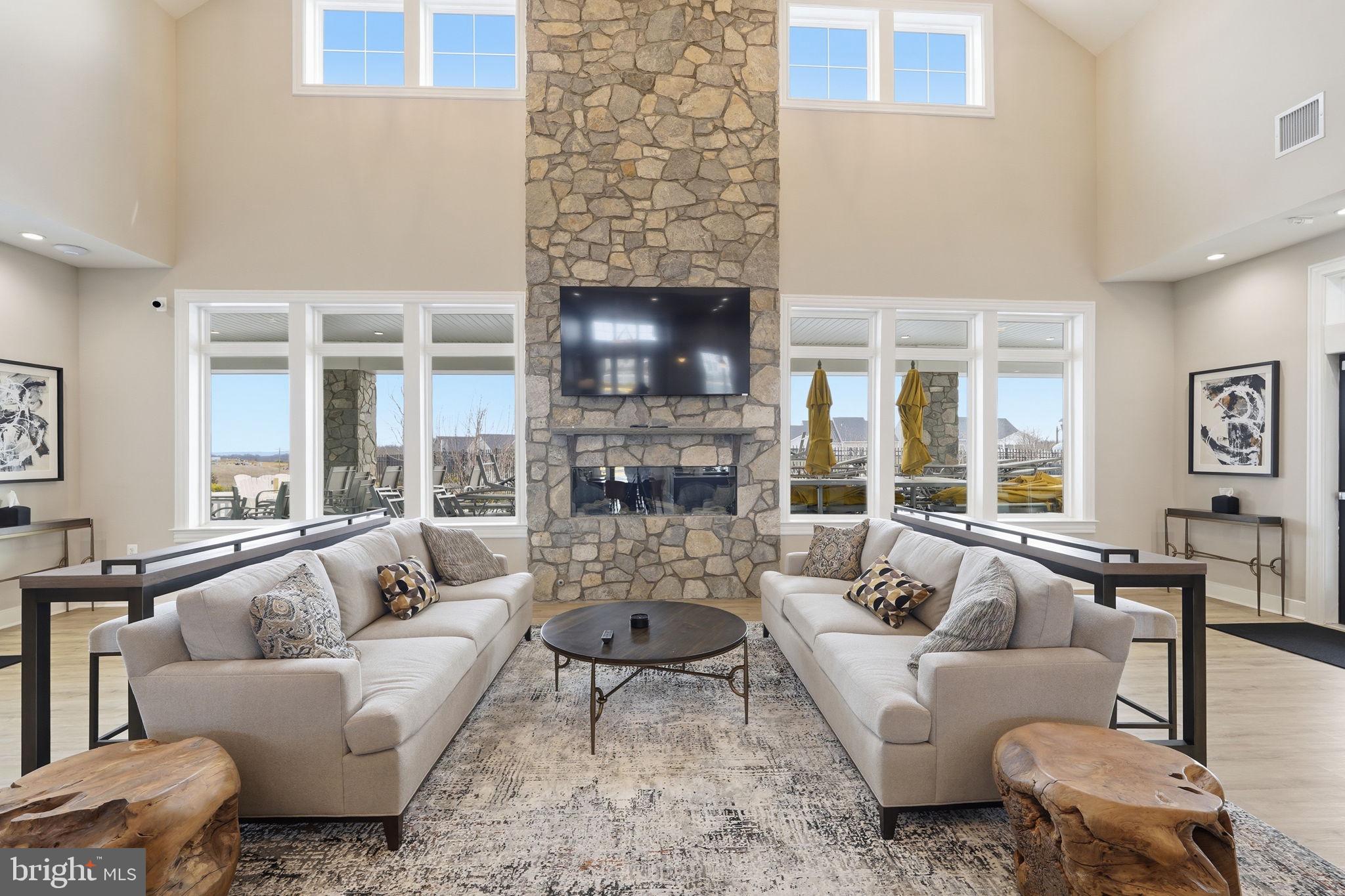 HIATT POINTE AT SNOWDEN BRIDGE - Residential