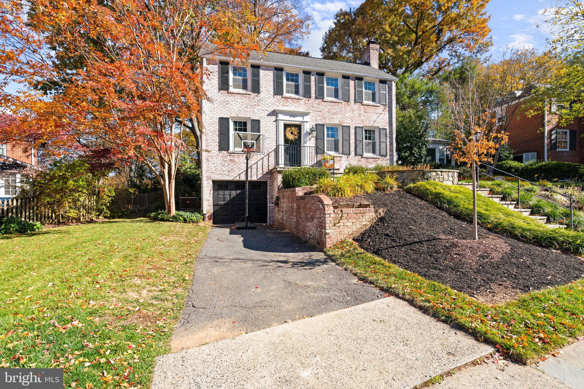 WOODACRES - Residential