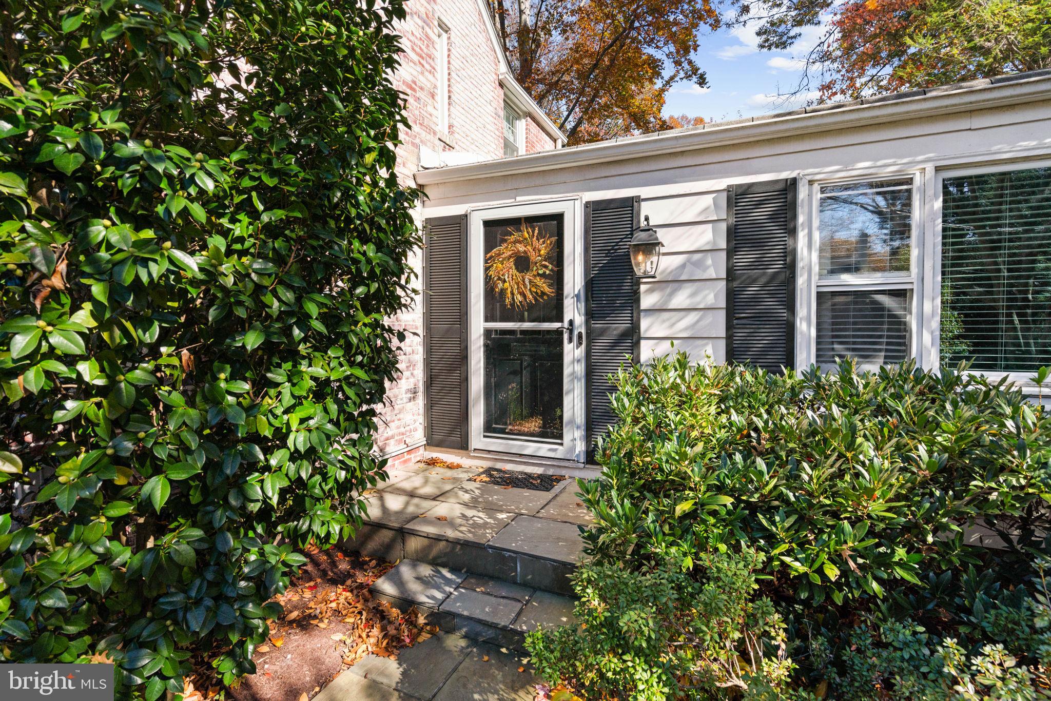 WOODACRES - Residential