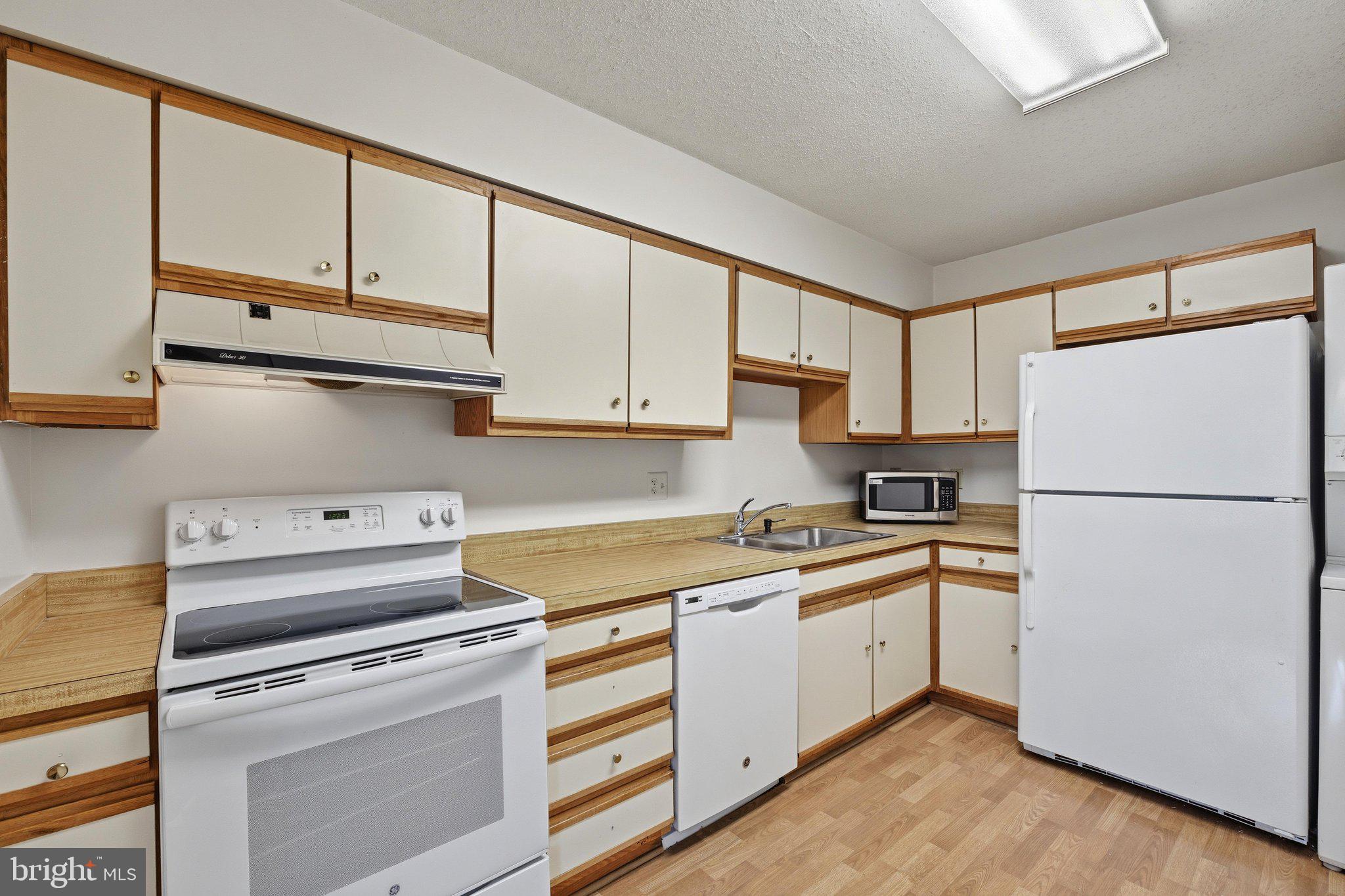 FAIRWAYS SOUTH - Residential