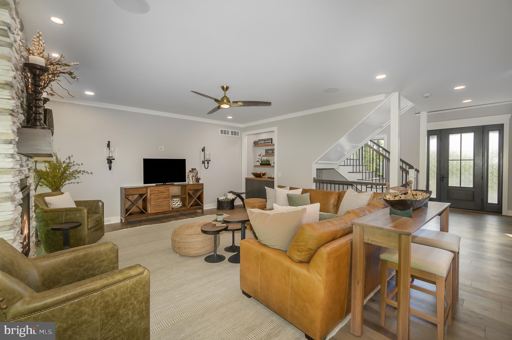 AUTUMN OAKS - Residential