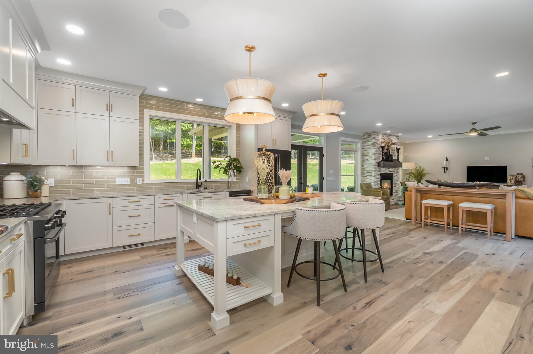 AUTUMN OAKS - Residential