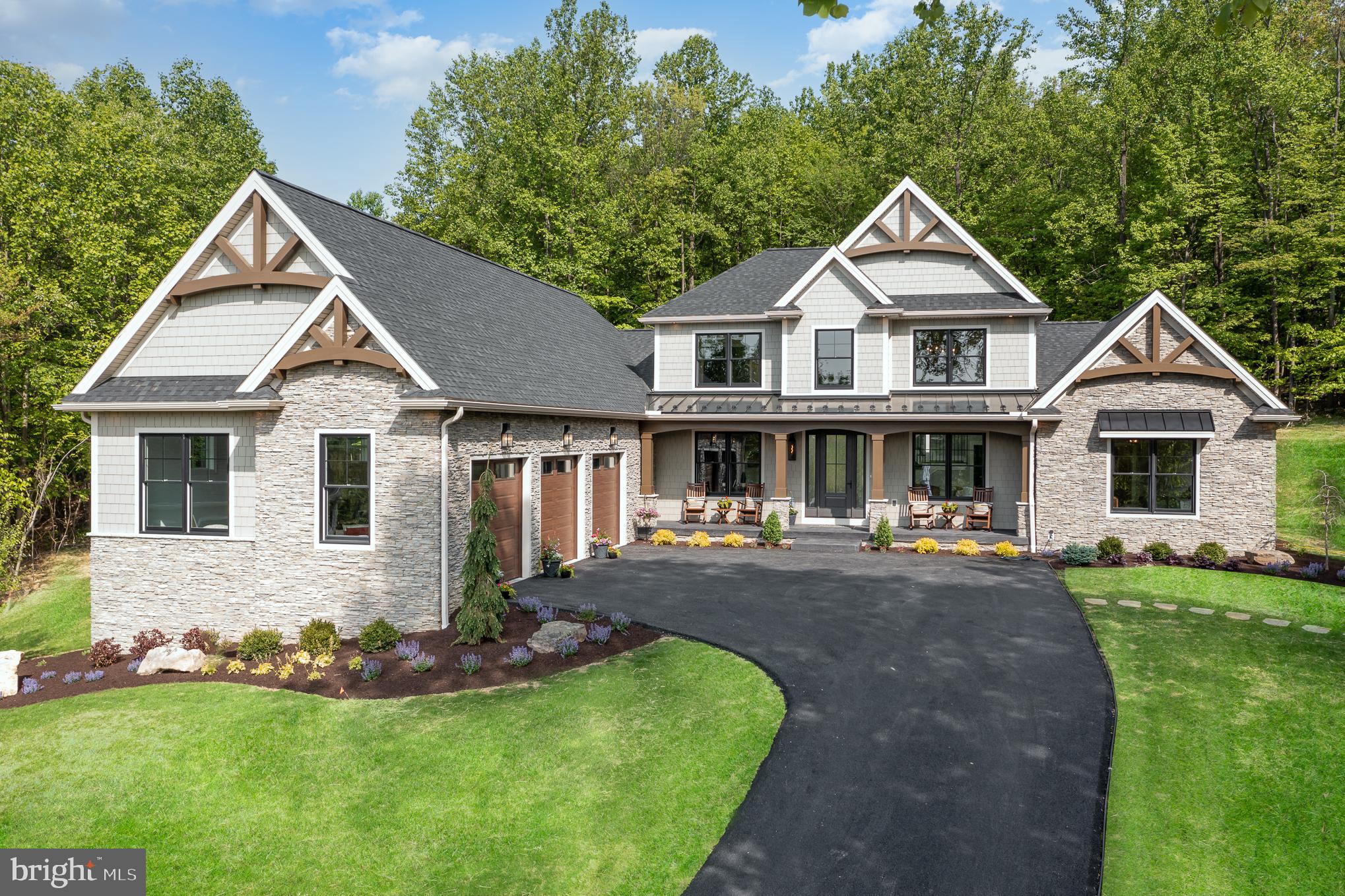 AUTUMN OAKS - Residential