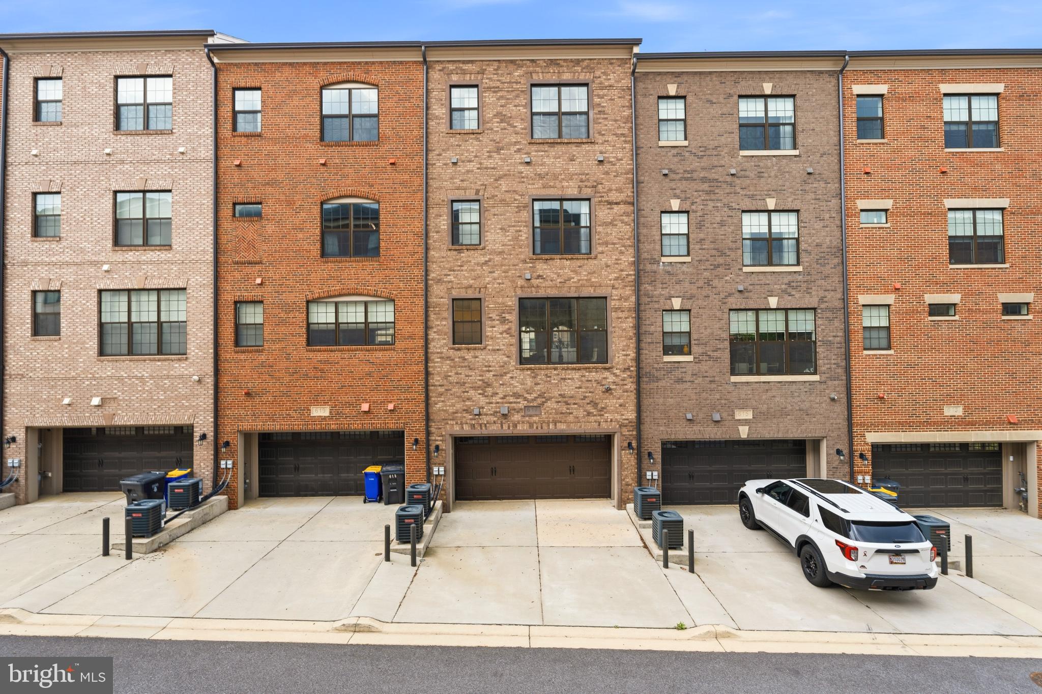 POTOMAC OVERLOOK CONDO - Residential