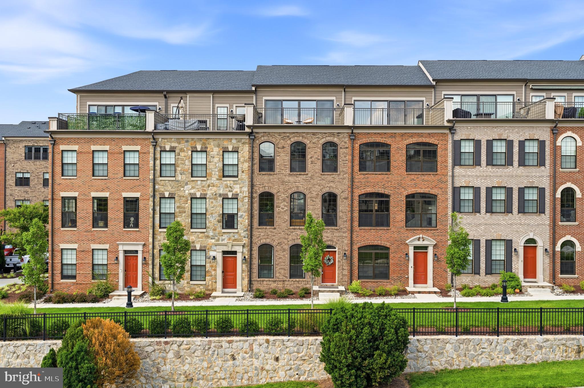 POTOMAC OVERLOOK CONDO - Residential