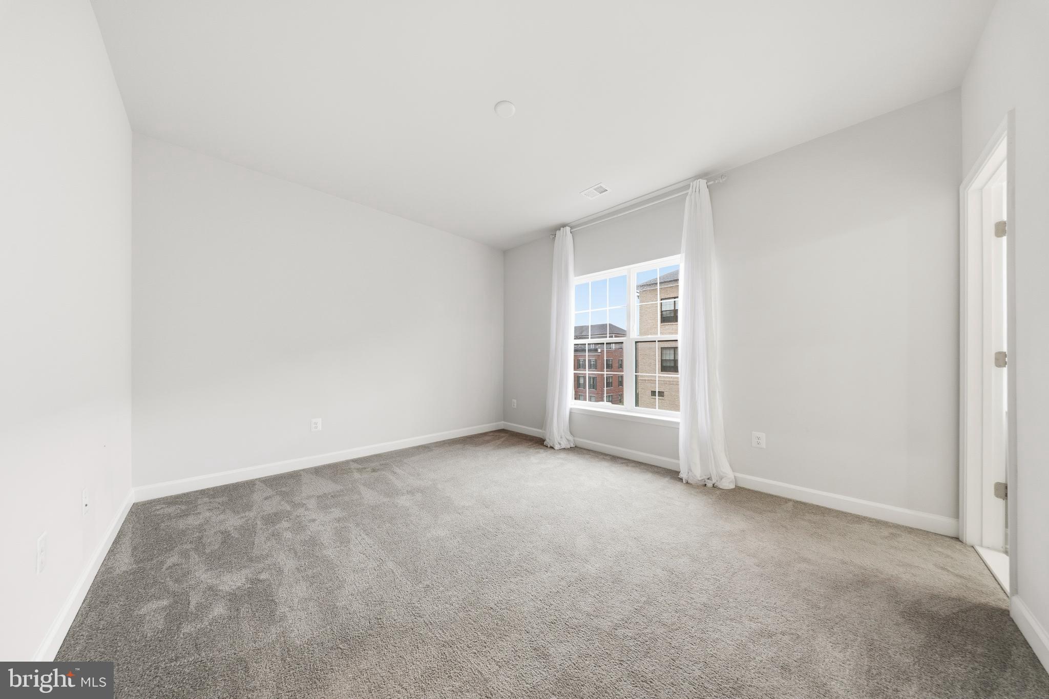POTOMAC OVERLOOK CONDO - Residential