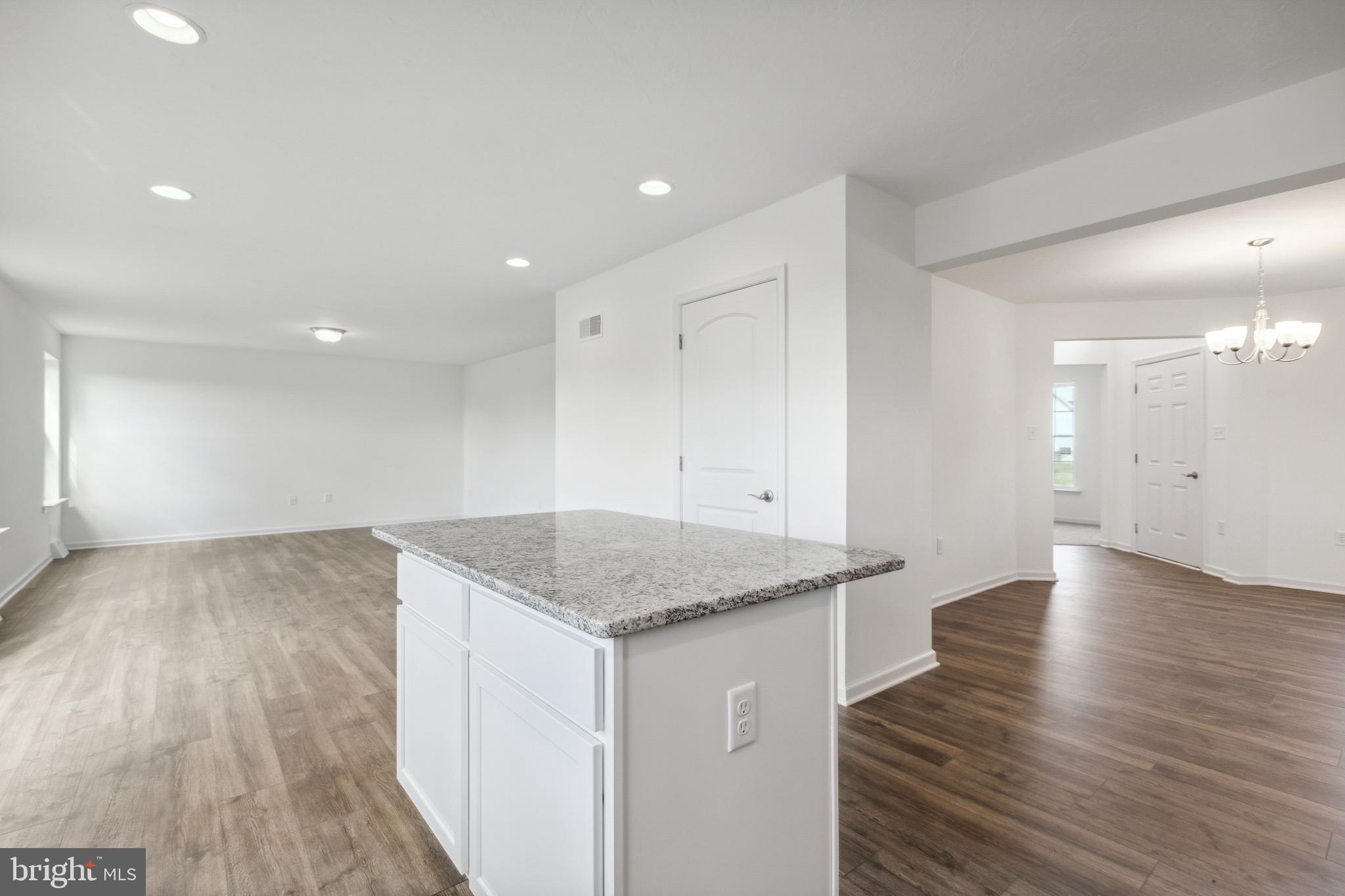 EAGLE ROCK - Residential