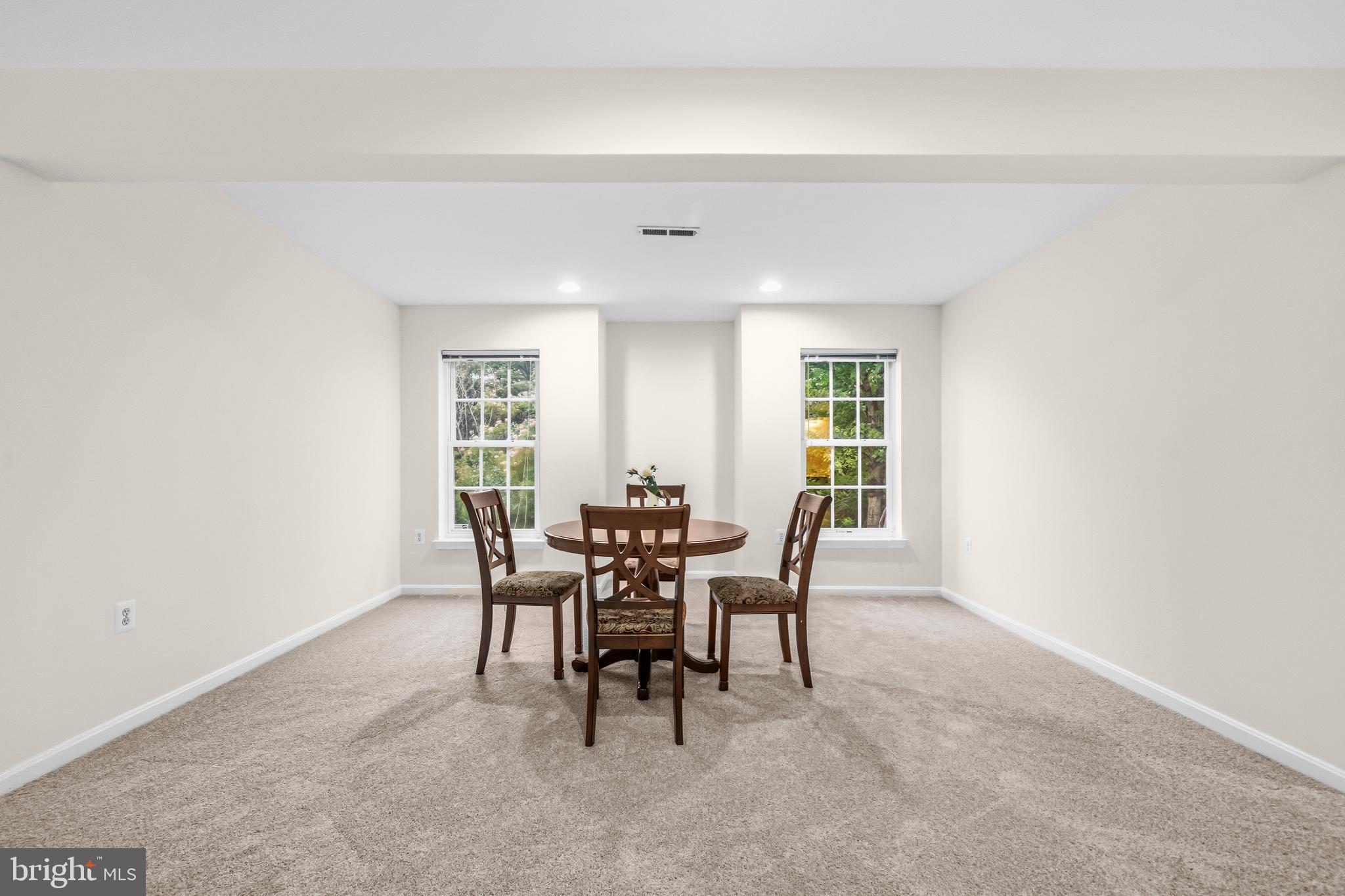 RIVER OAKS - Residential