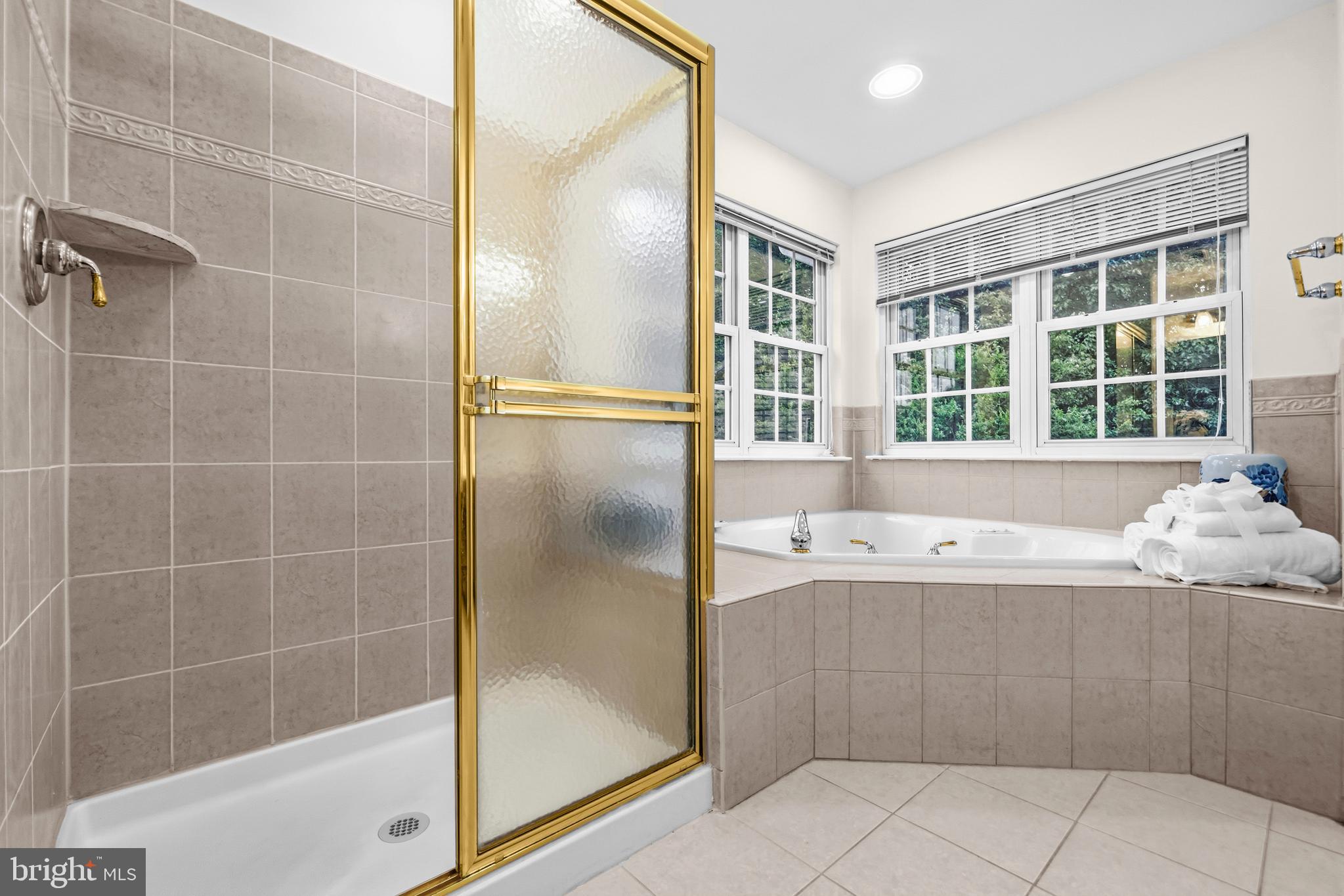 RIVER OAKS - Residential