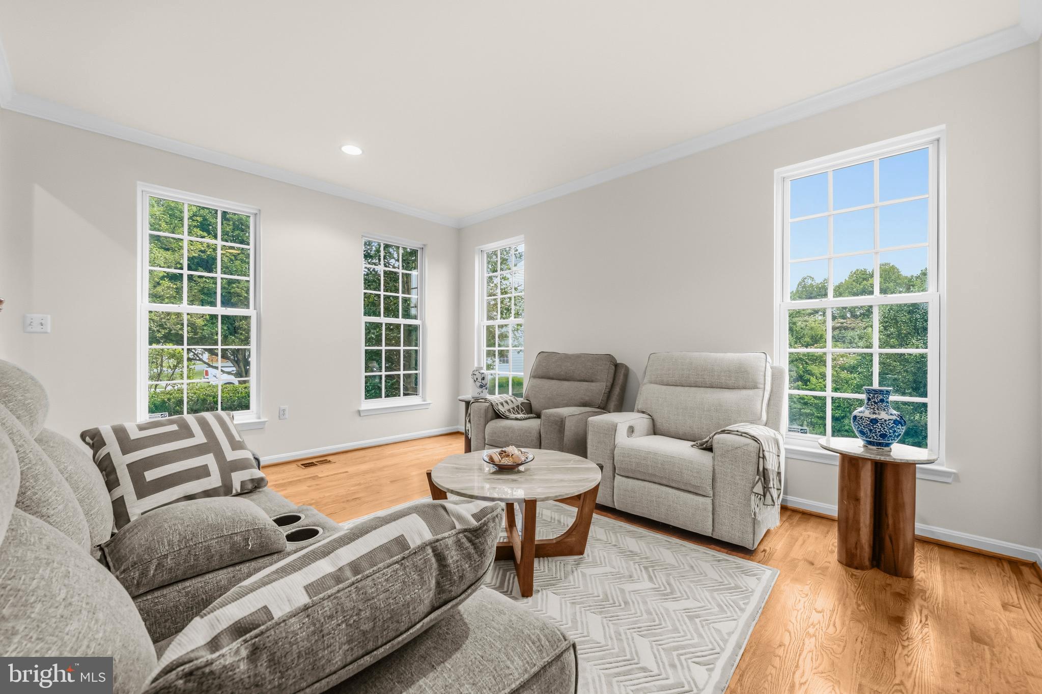 RIVER OAKS - Residential