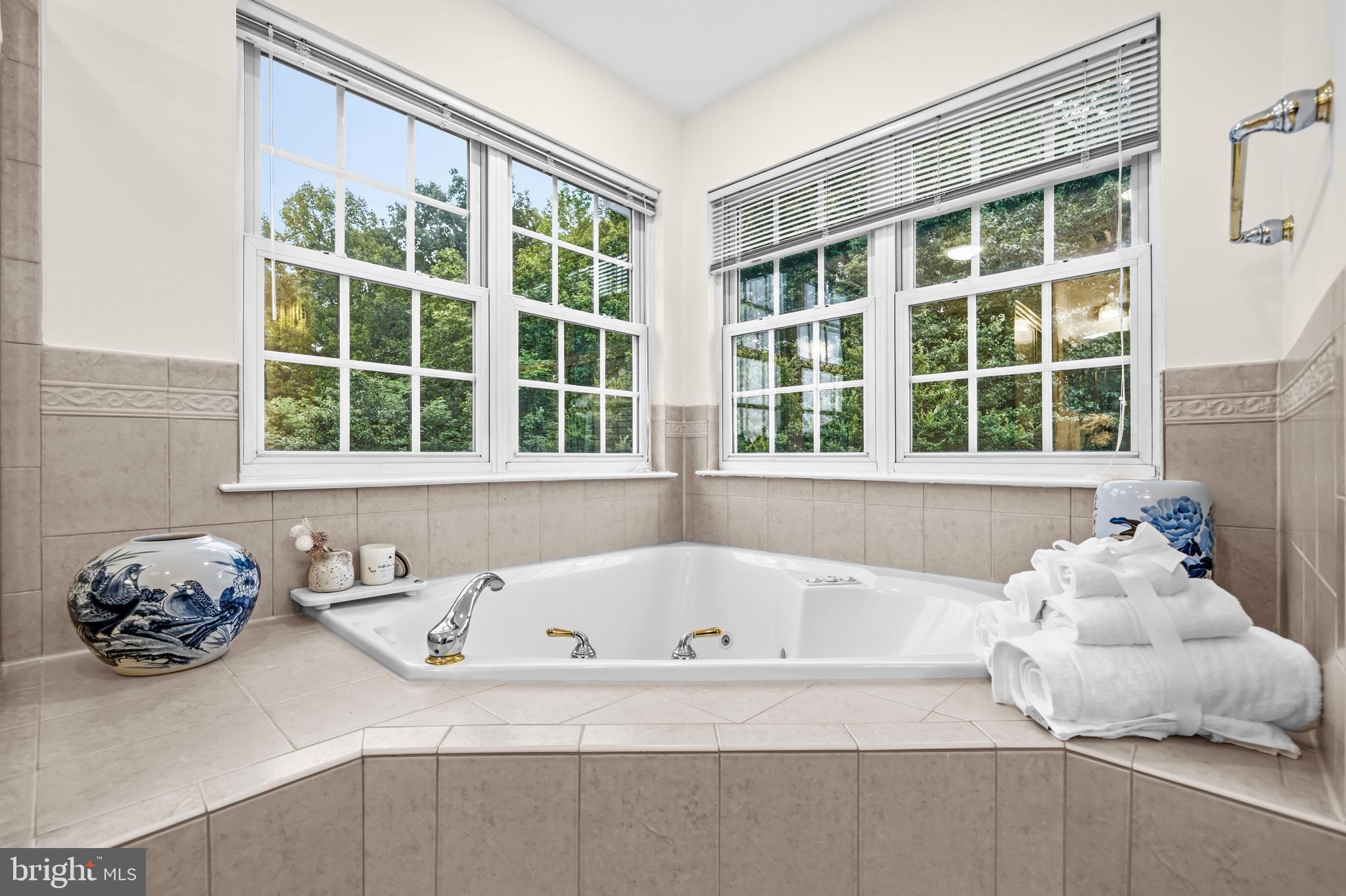 RIVER OAKS - Residential