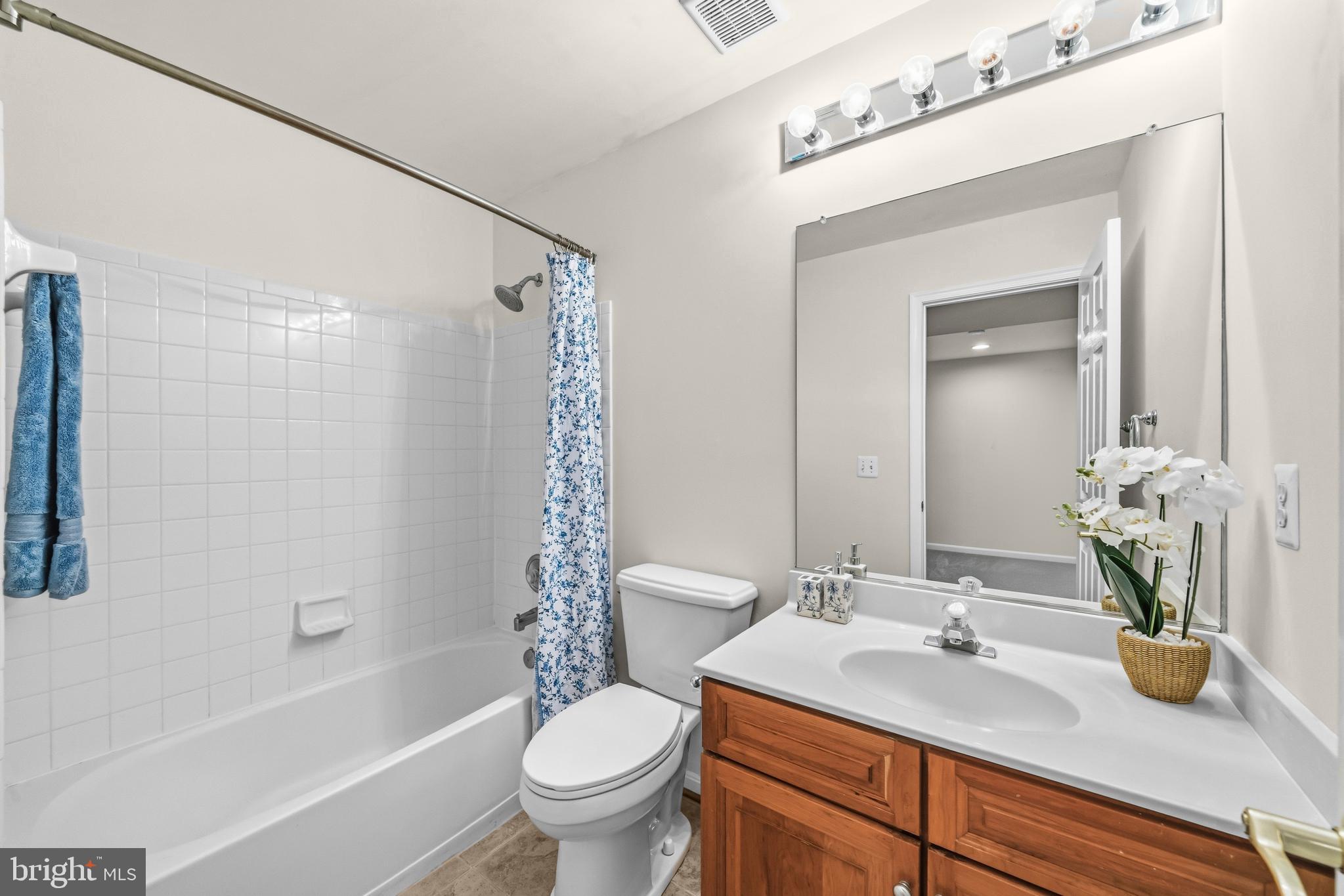 RIVER OAKS - Residential
