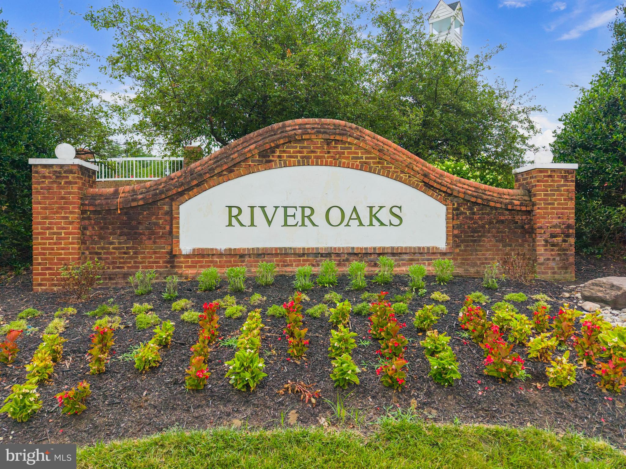 RIVER OAKS - Residential