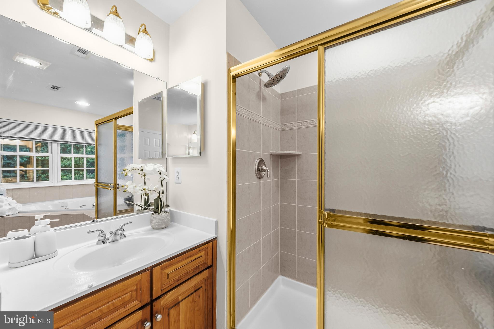 RIVER OAKS - Residential