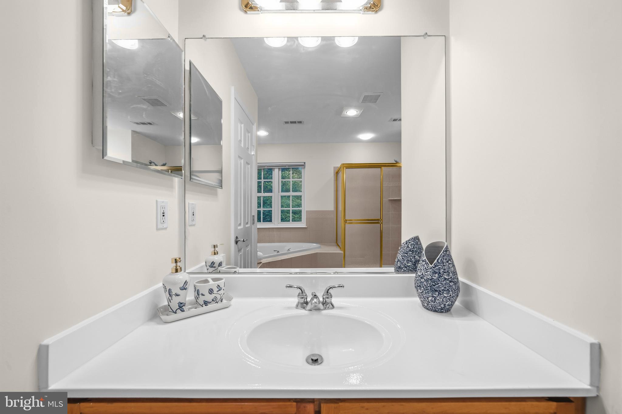 RIVER OAKS - Residential